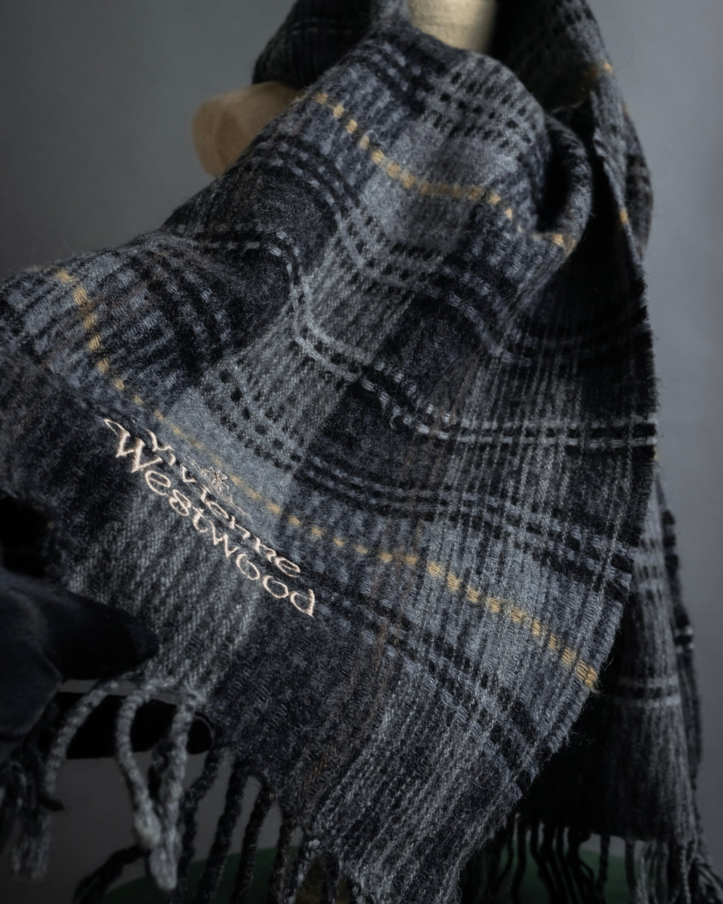 "Vivienne Westwood" Multi-layered check pattern fringe design muffler