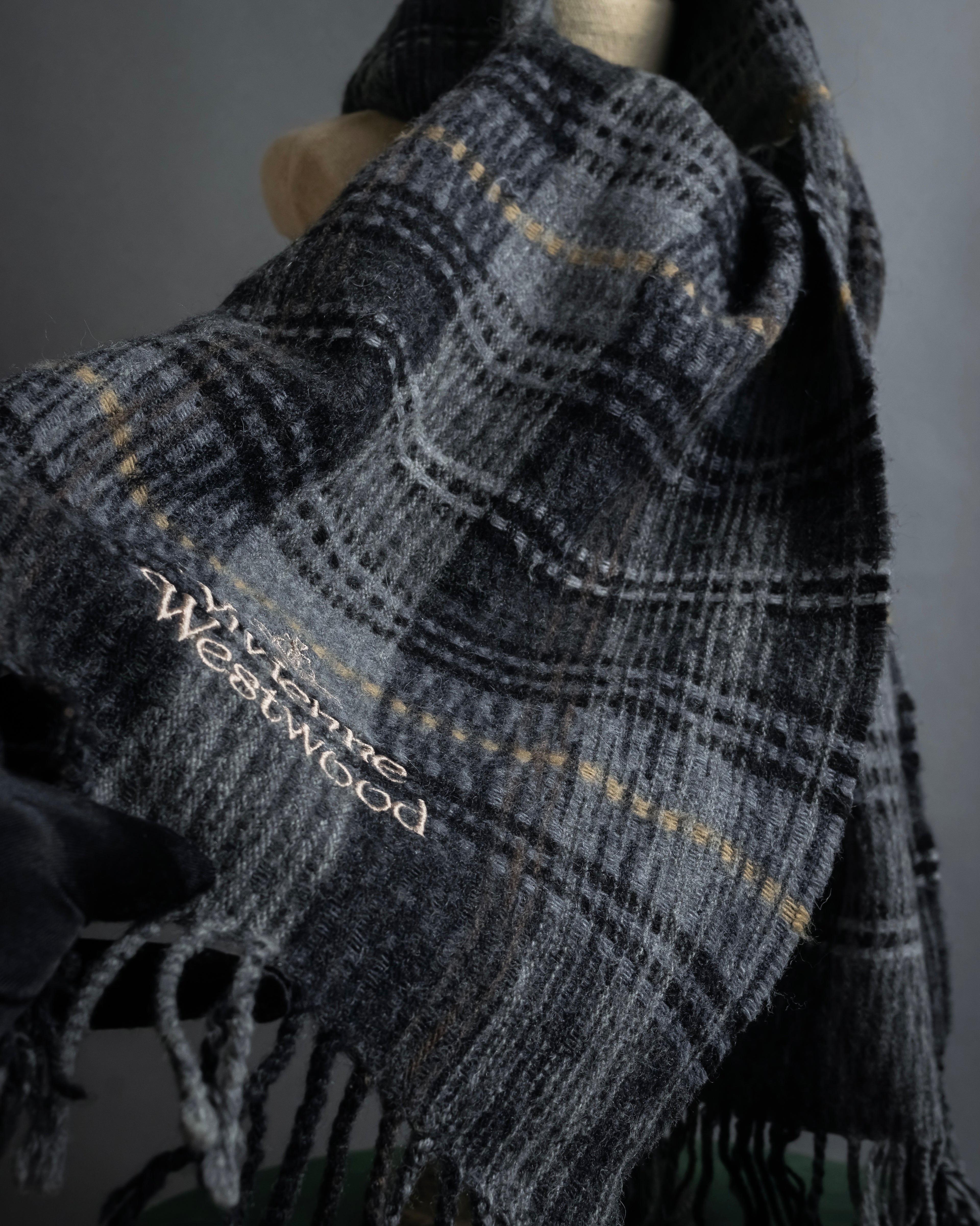 "Vivienne Westwood" Multi-layered check pattern fringe design muffler