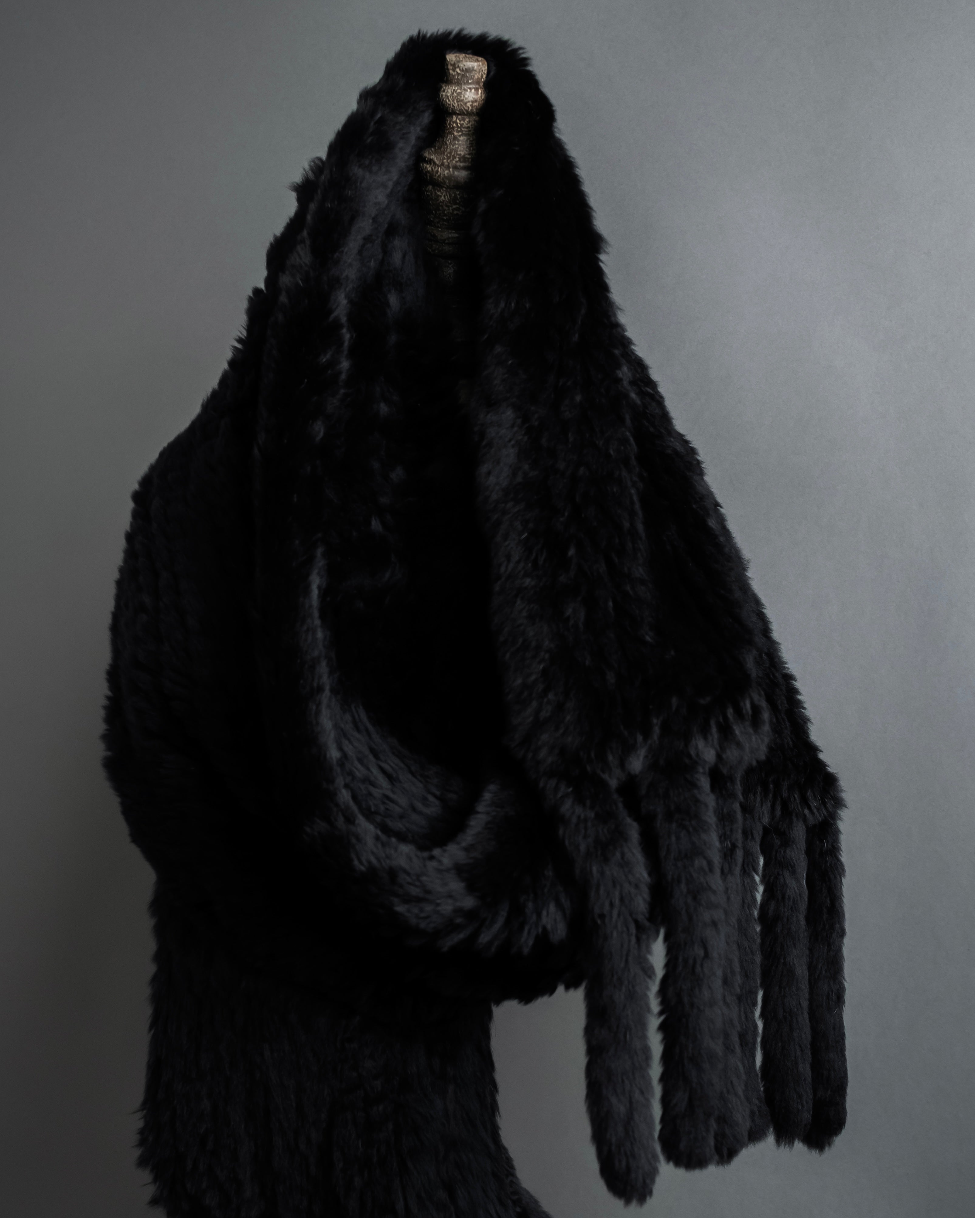 "CHOMBERT" Thick fringe design fur-like long muffler