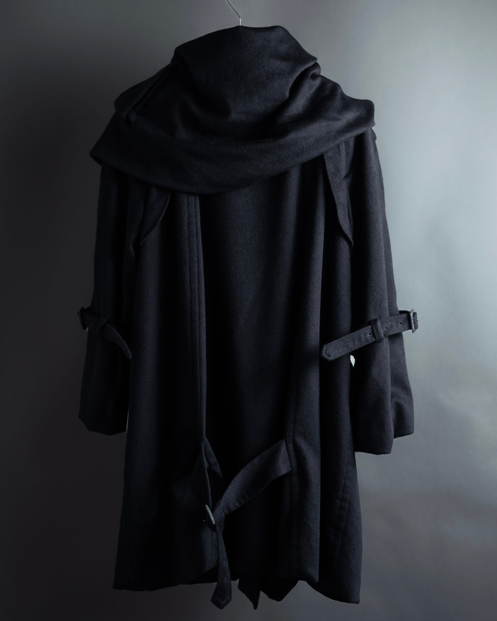 "TORUICHOU" Muffler-style collar military detail coat