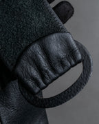 "BURBERRYS" Oval buckle design, supple leather belt