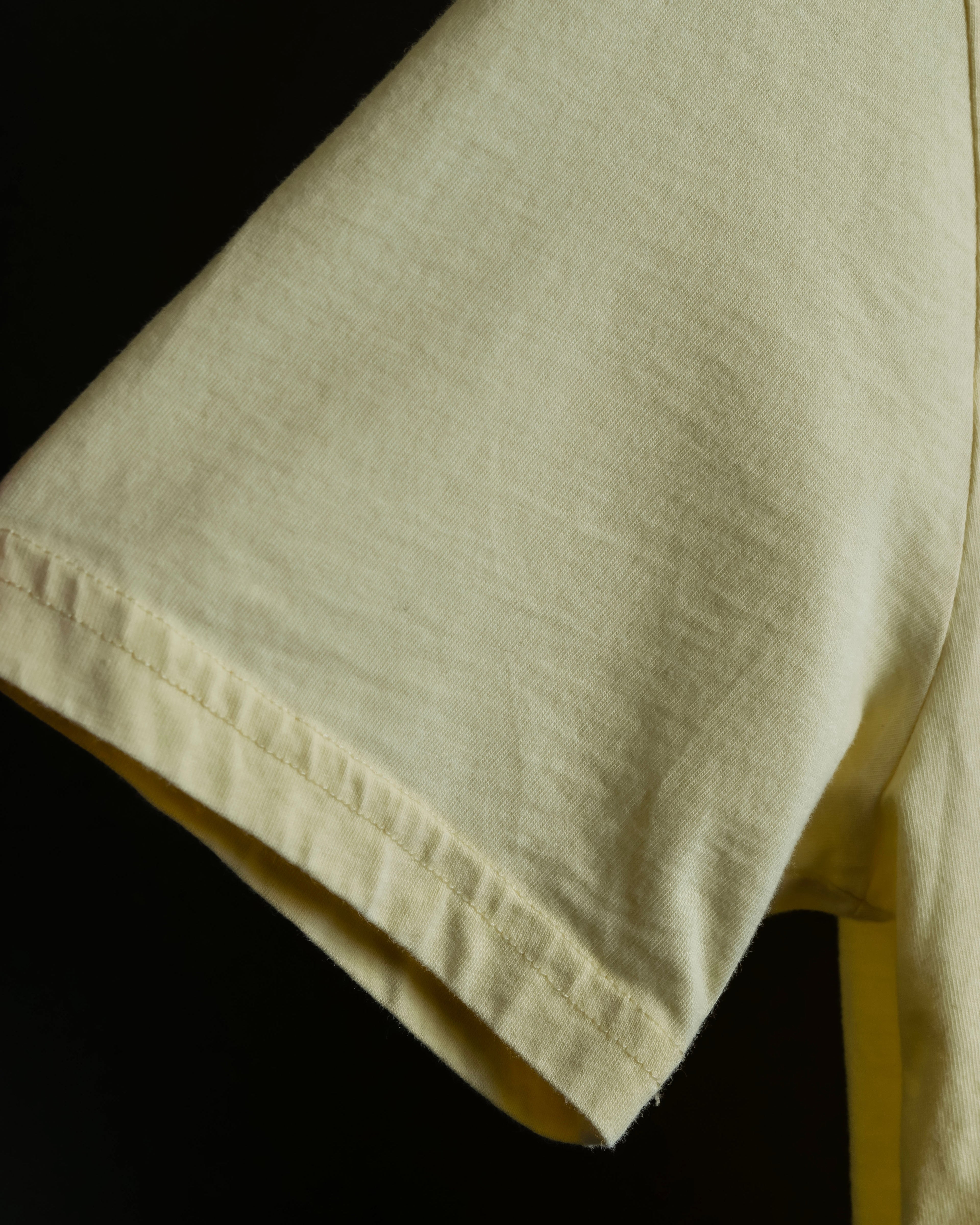 "MAISON MARGIELA"
Pastel yellow color box silhouette T-shirt