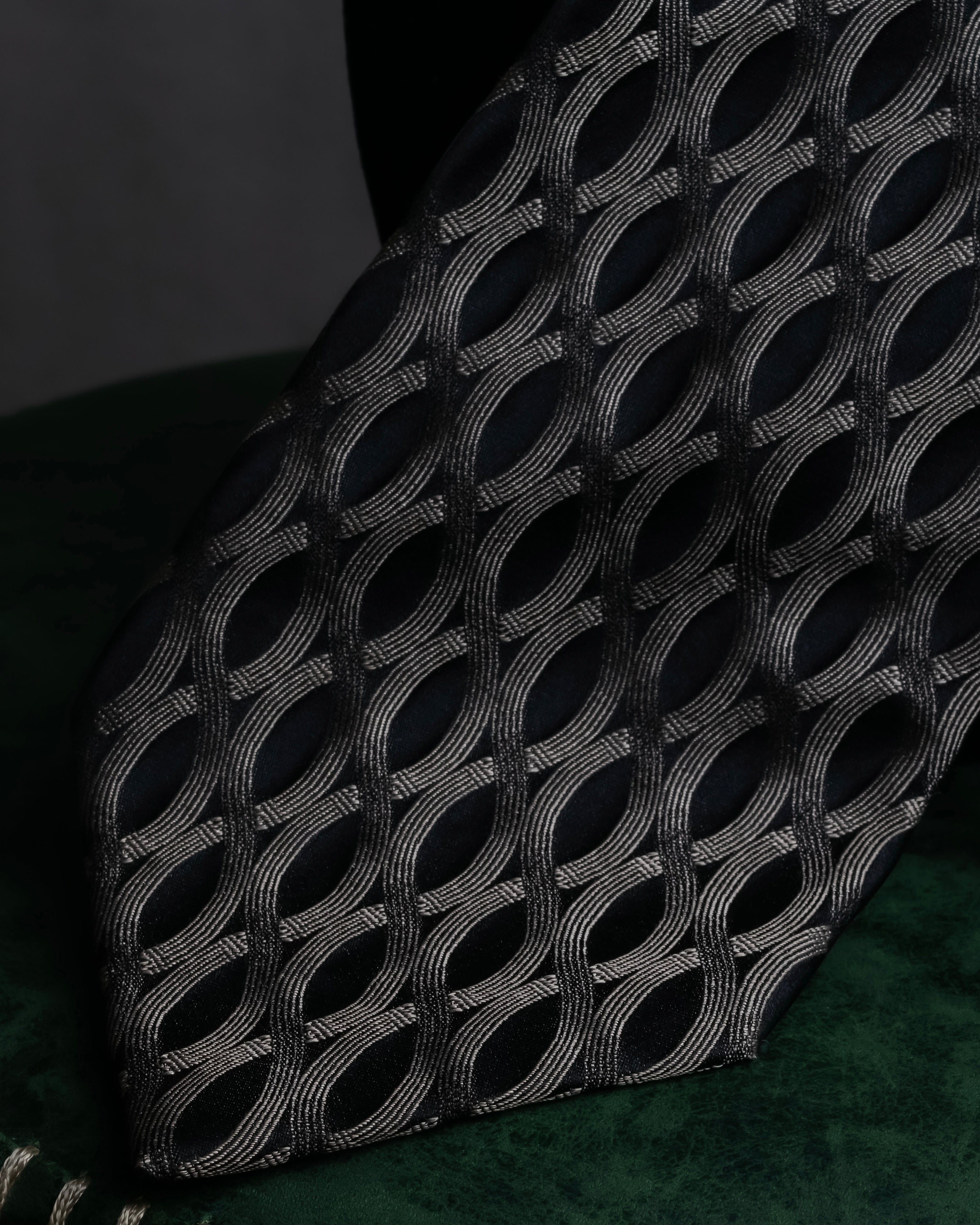 "GUCCI" Cord embroidery glossy necktie