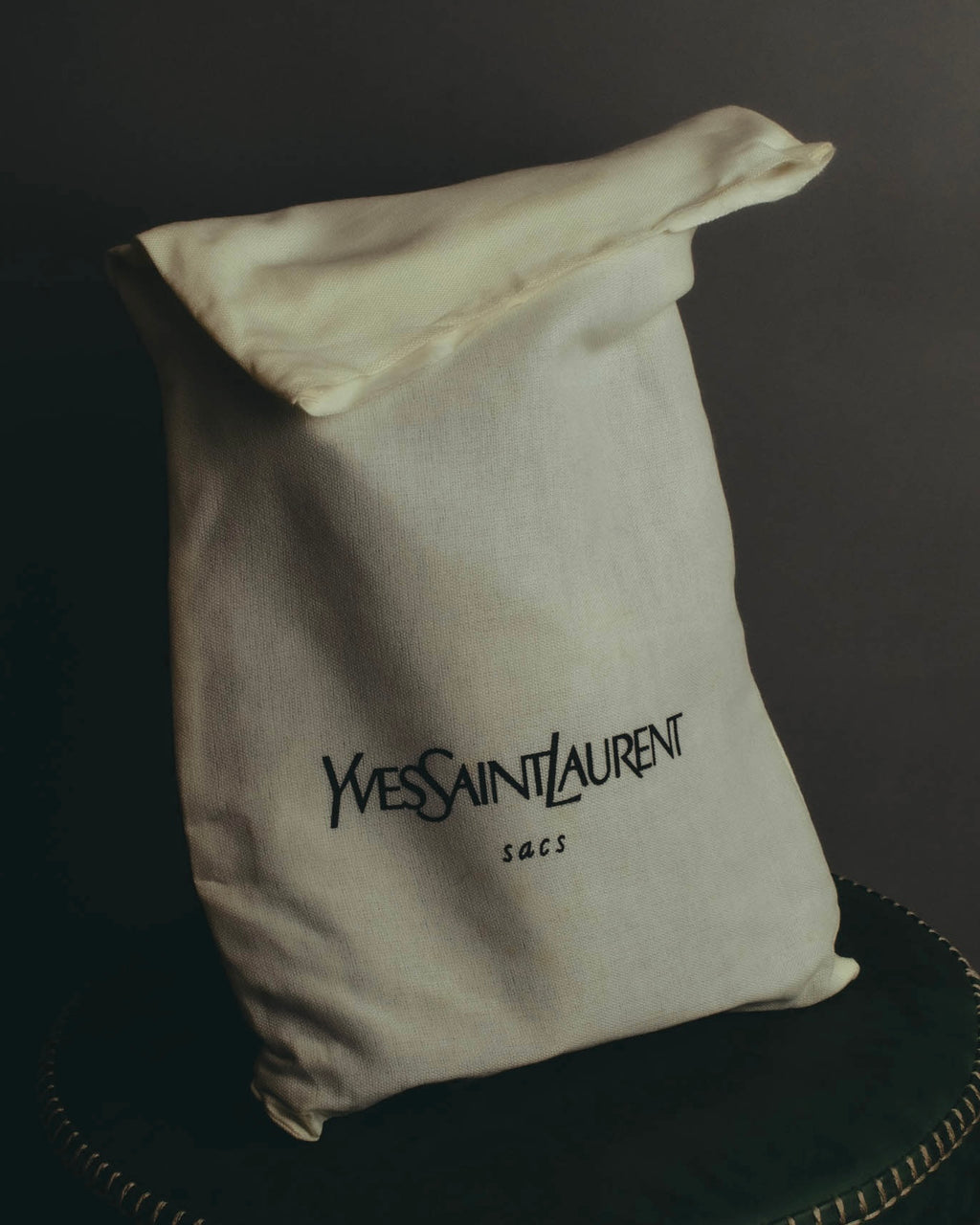 “Yves Saint Laurent” 90’s-00’s Cassandra logo one shoulder leather bag
