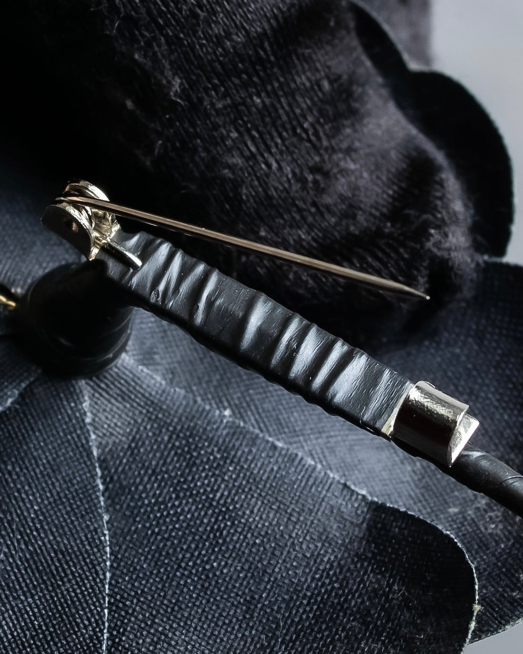 "CHANEL" Deep black camellia brooch