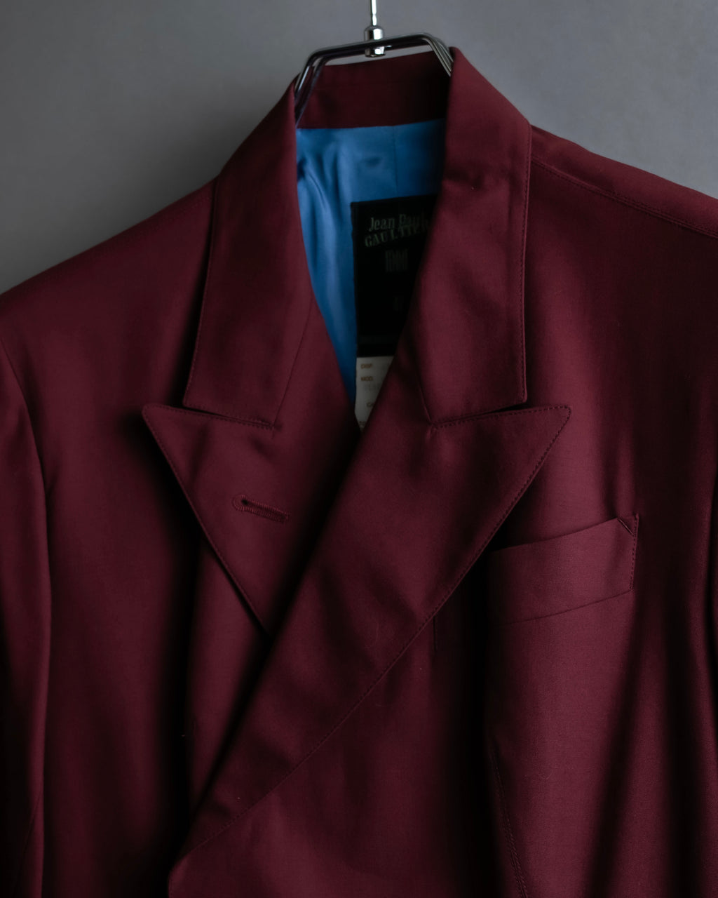 "JEAN PAUL GAULTIER FEMME"
Bordeaux color peaked lapel wool tailored jacket