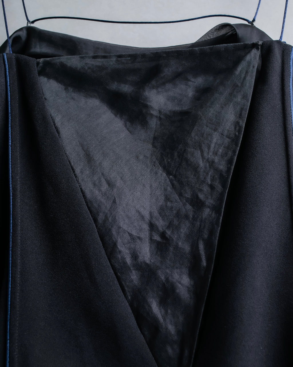 "BALENCIAGA" Piping material switching camisole