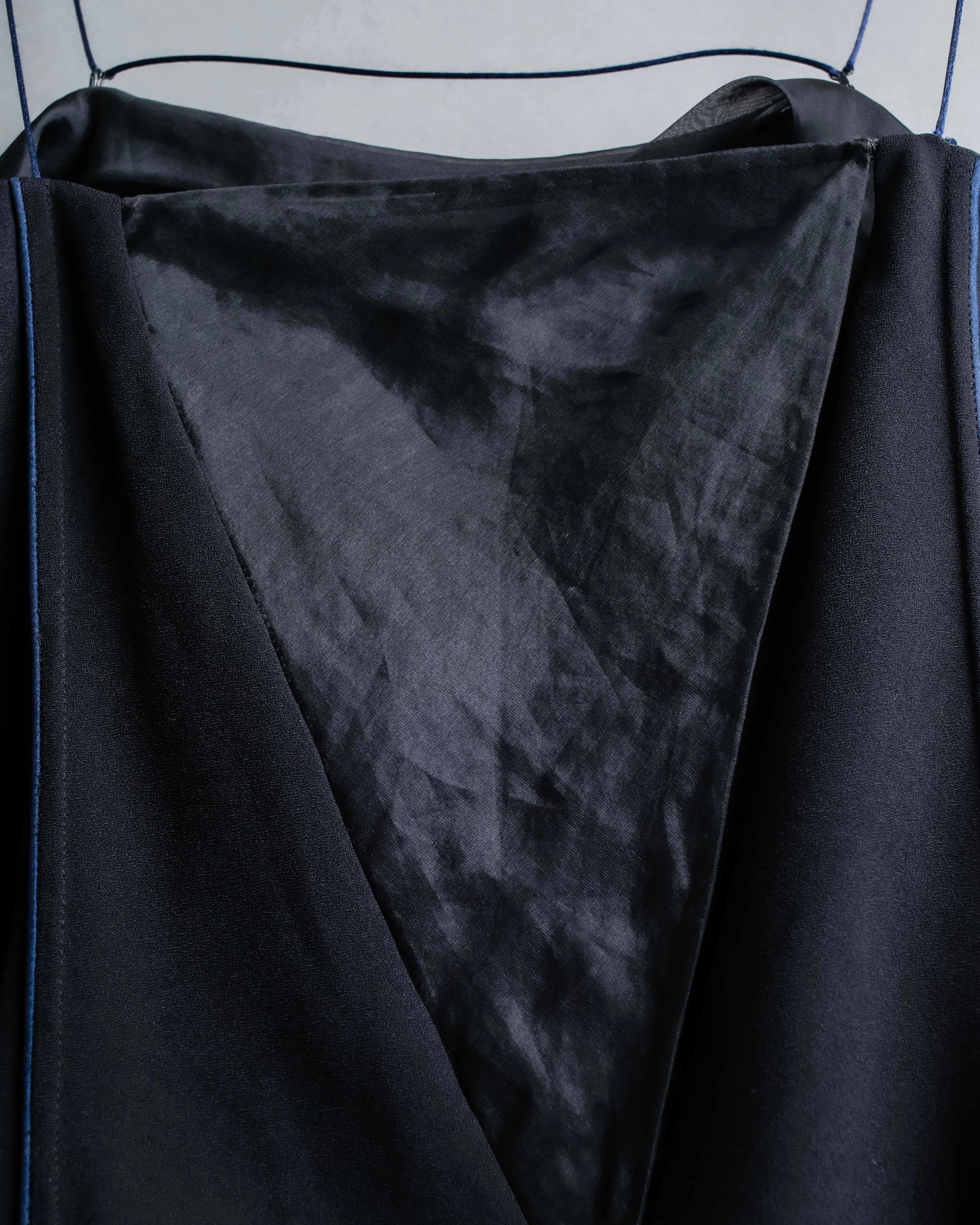 "BALENCIAGA" Piping material switching camisole