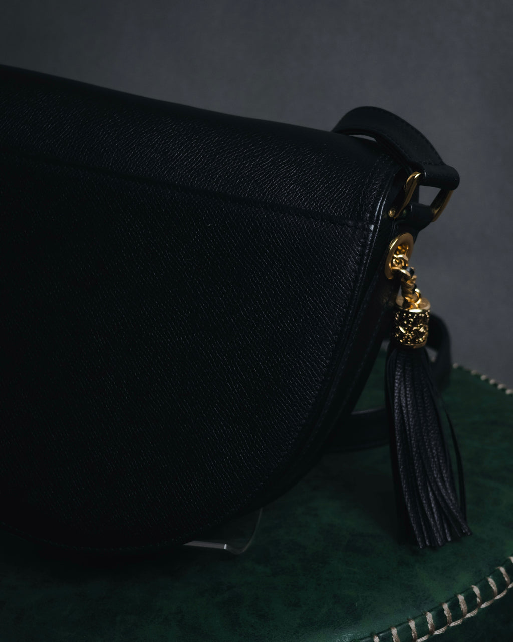 "VALENTINO GARAVANI" 80’s-90’s baroque hardware saddle shoulder bag