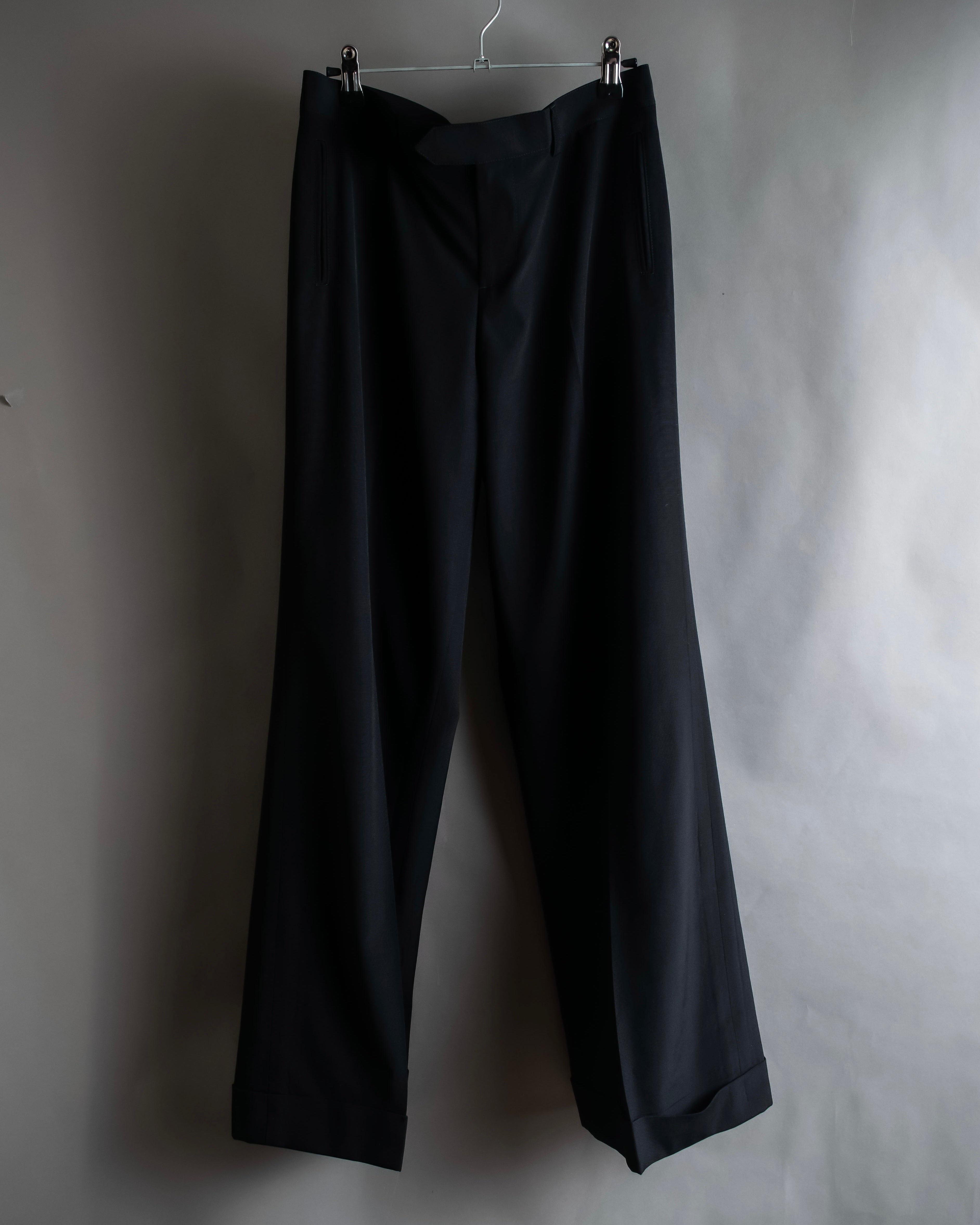 "JEAN PAUL GAULTIER FEMME"
High-waisted straight draping slacks
