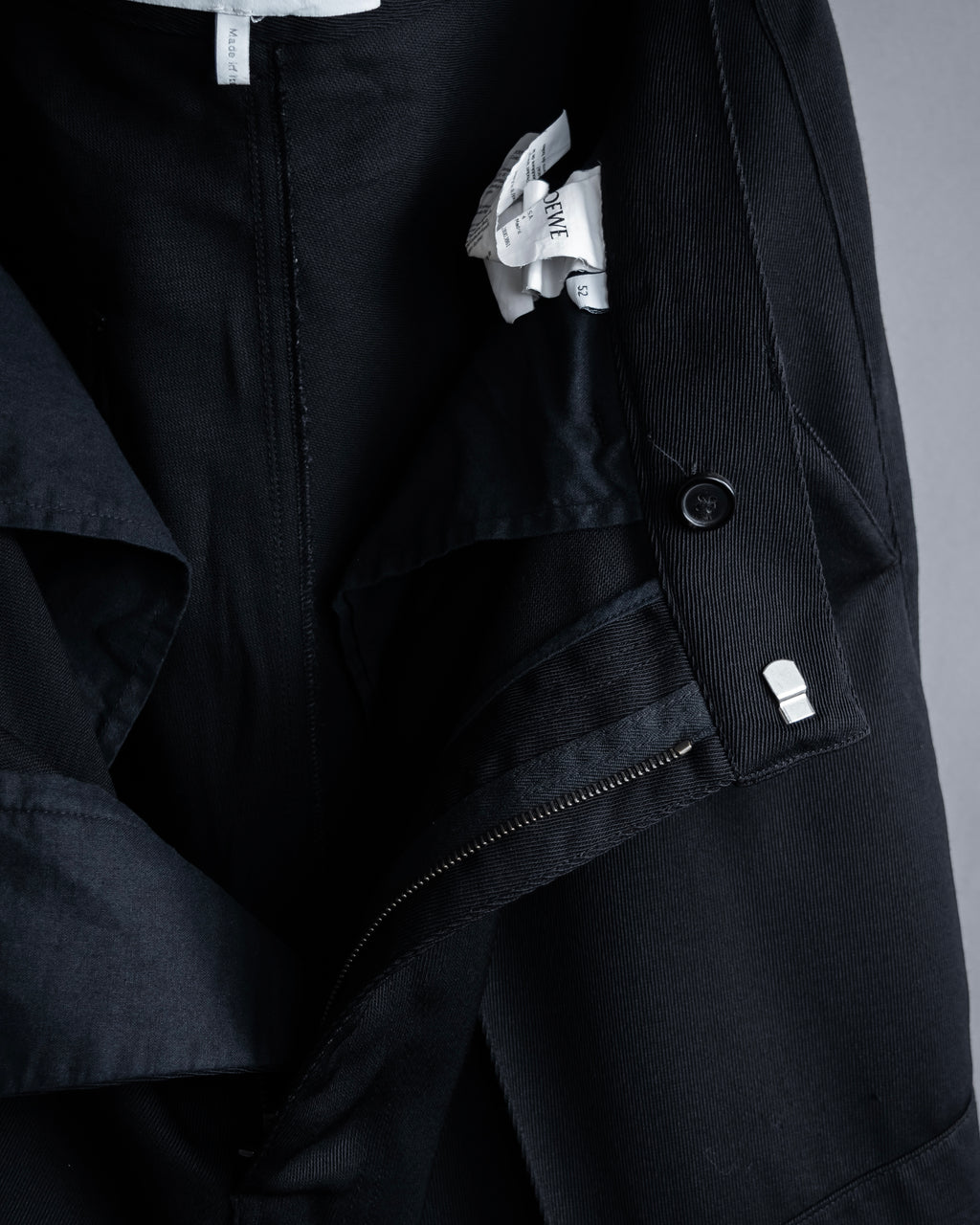 "LOEWE" Three-dimensional pattern design wide slacks