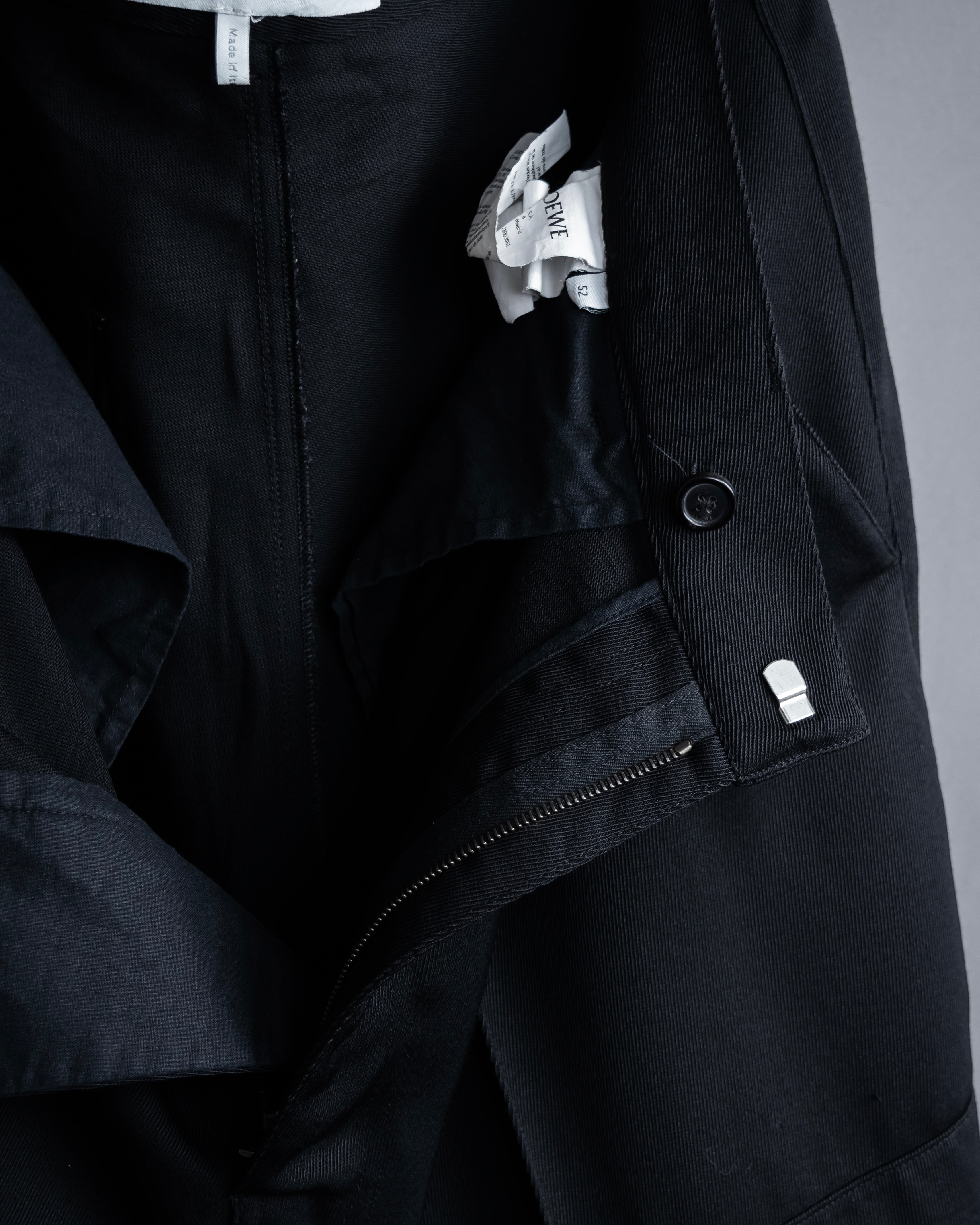 "LOEWE" Three-dimensional pattern design wide slacks