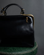 "Roberta Di Camerino" Logo motif charm design modern doctor bag