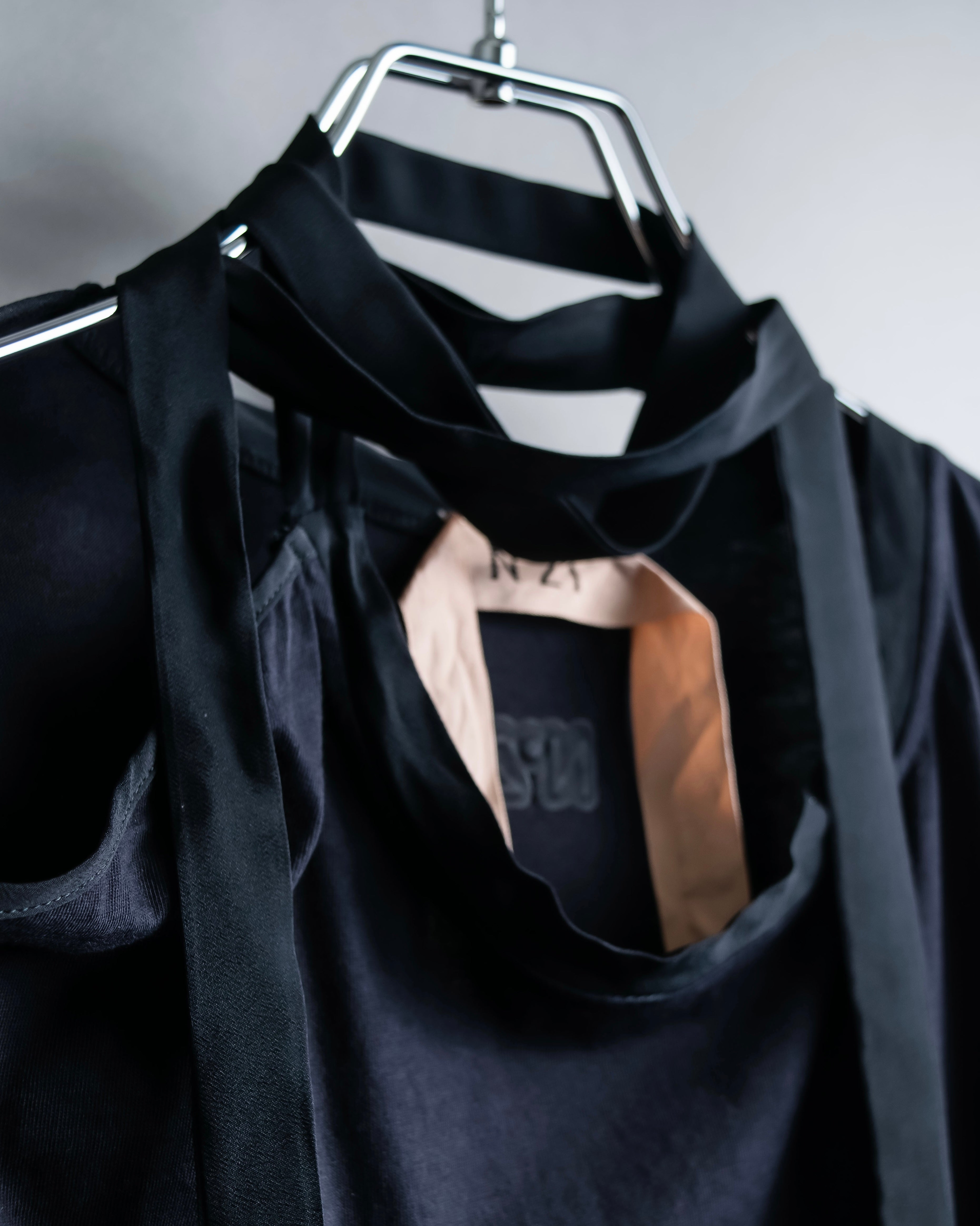 N21 NUMERO VENTUNO Oversized string design tops