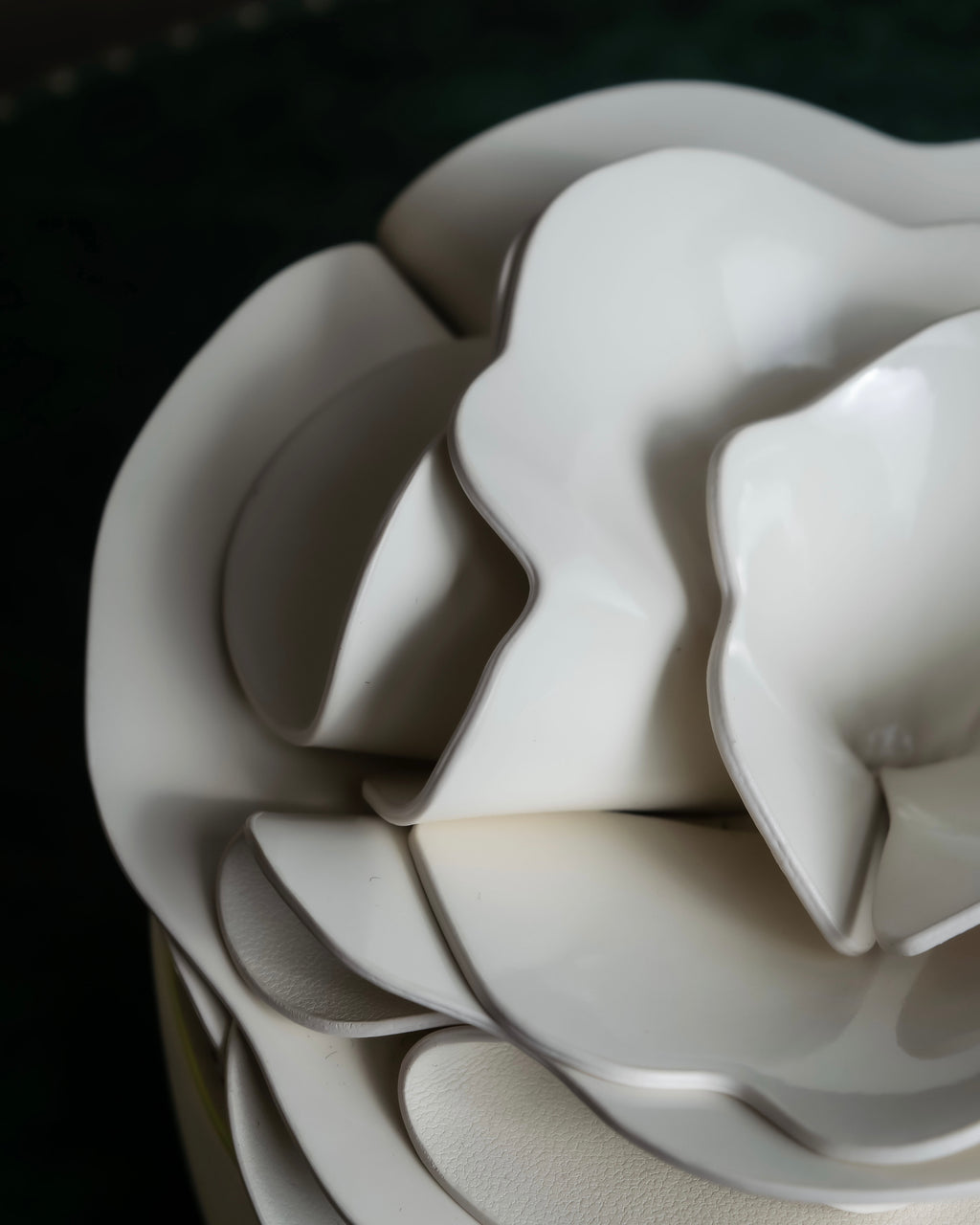 "Kate Spade" 3D rose design round hand bag