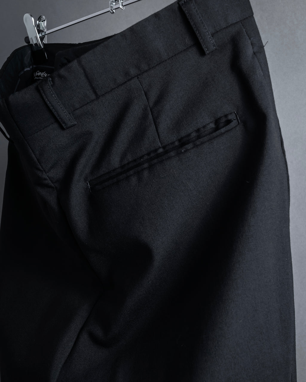 "YVES SAINT LAURENT" Straight tailoring design set up