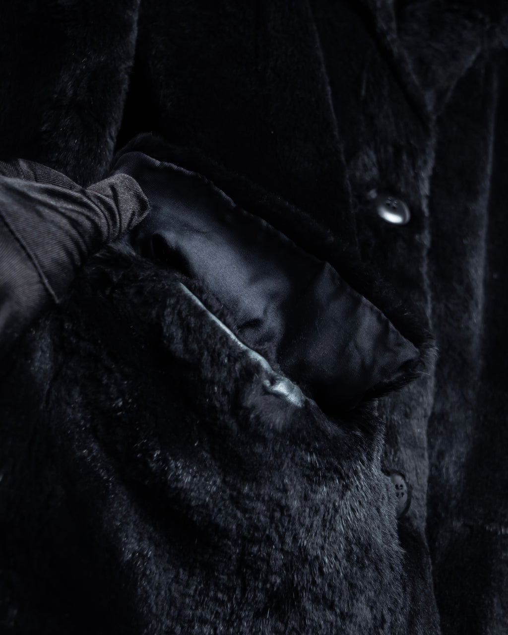 -SPECIAL- "Salvatore Ferragamo"
90's-00's A neat silhouette 100% lapin fur coat