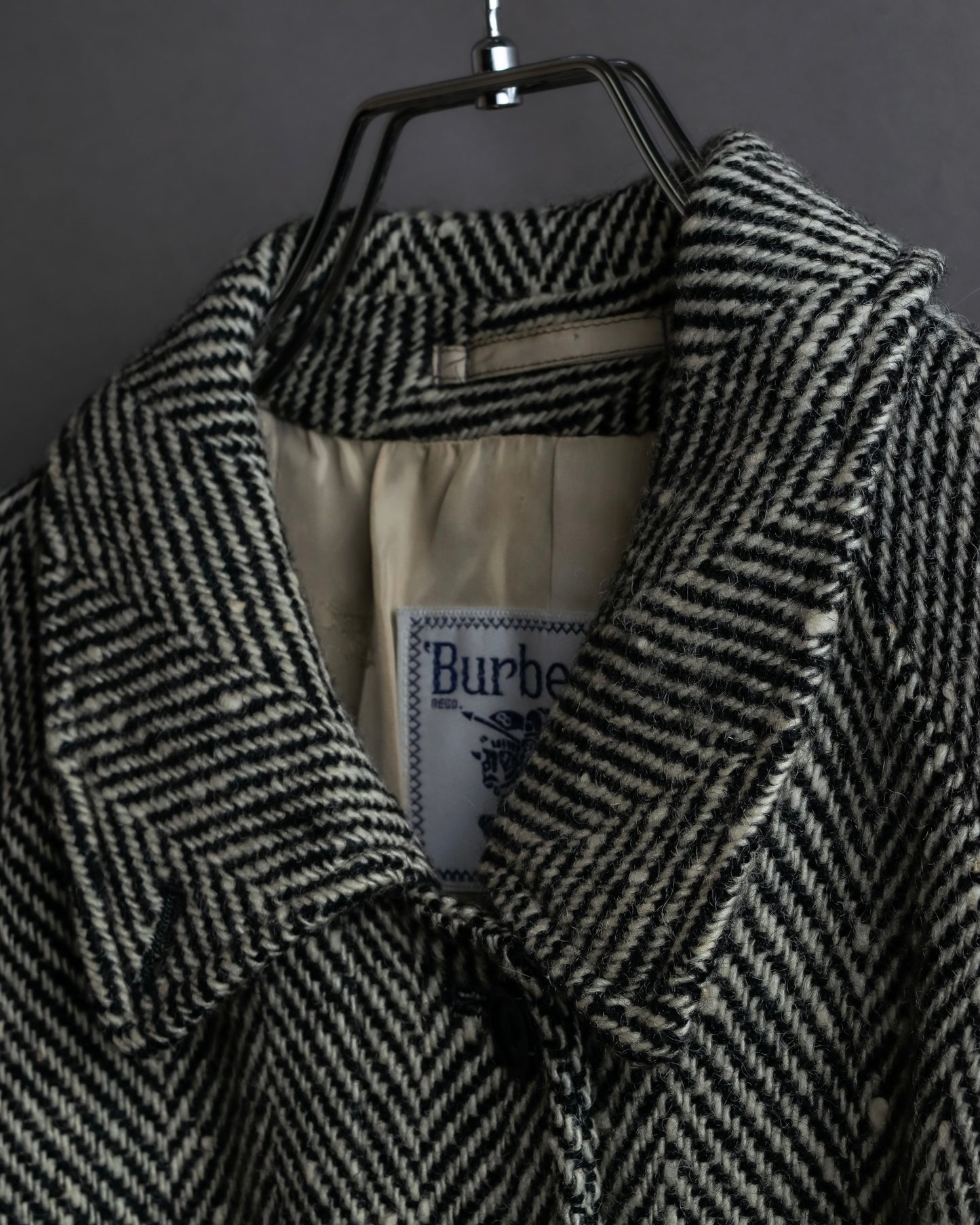 "BURBERRYS" Herringbone belted design soutien collar coat