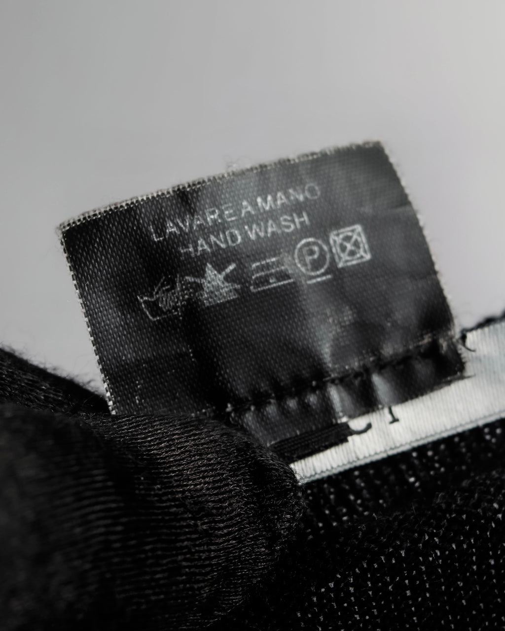 "GUCCI" G logo embroidered silk mix V-neck knit