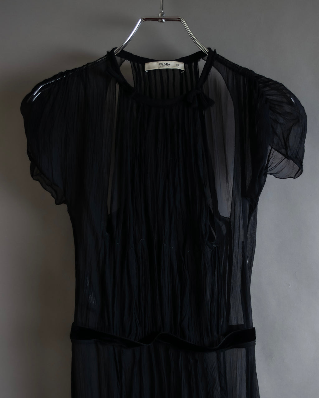 "PRADA" Gathered ribbon design puff sleeve dress