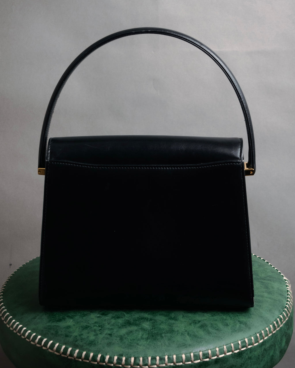 “VALENTINO GARAVANI” 80’s-90’s V clasp top handle bag