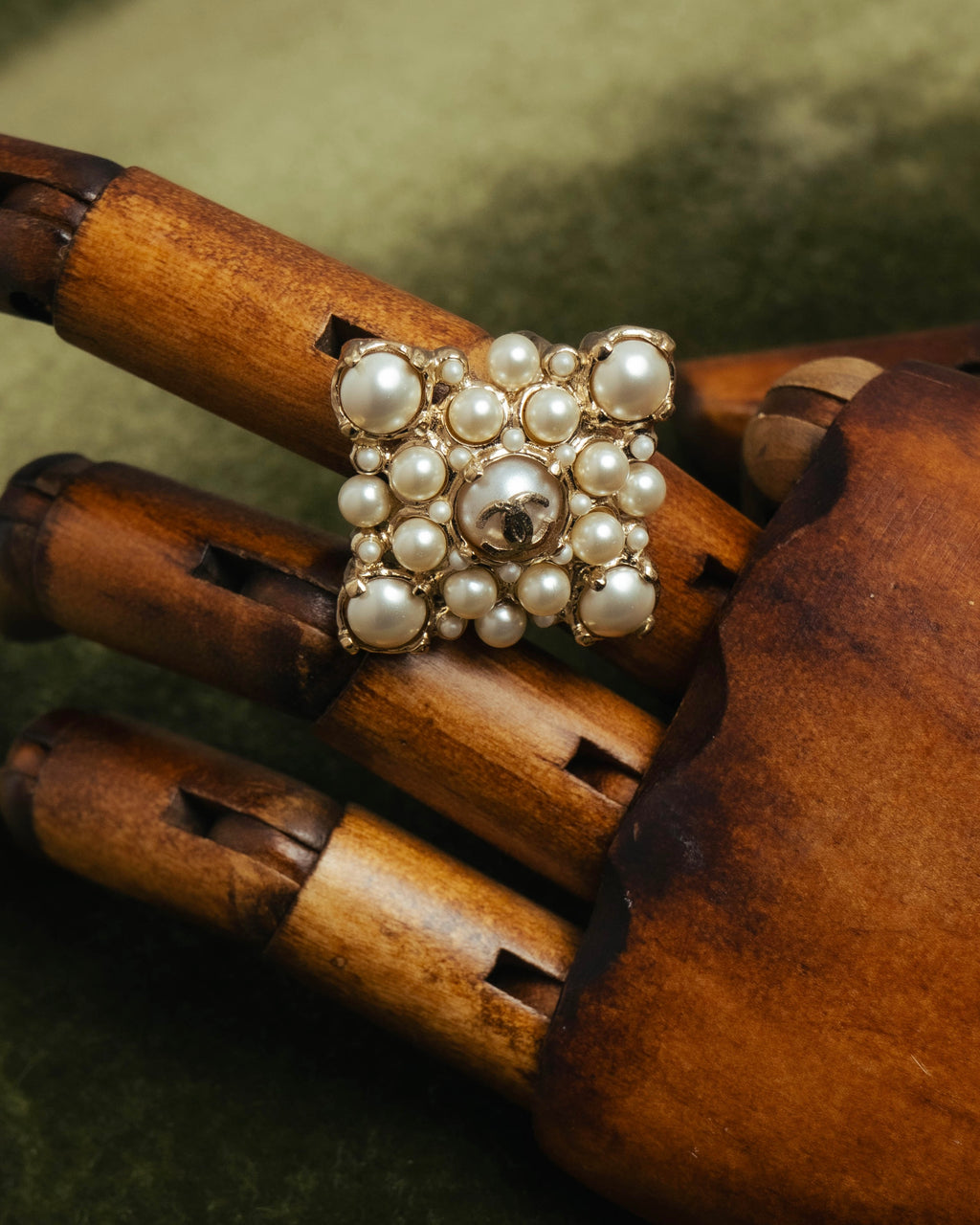 -SPECIAL- “CHANEL” 2013 high summer pearl cc cocktail ring