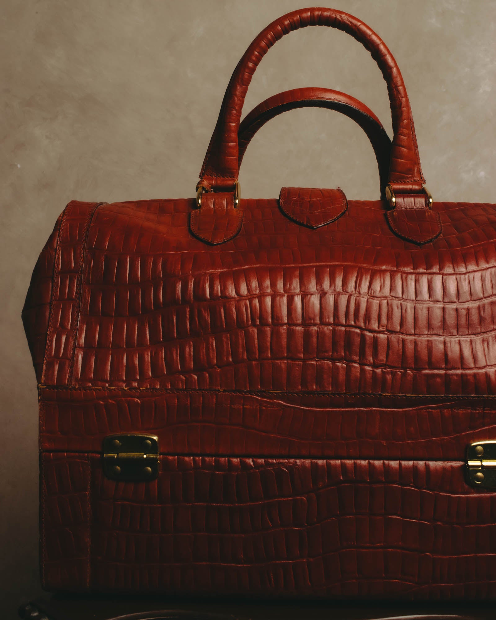 -SPECIAL- “Giorgio Armani” 90’s-00’s Crocodile embossed leather frame bag