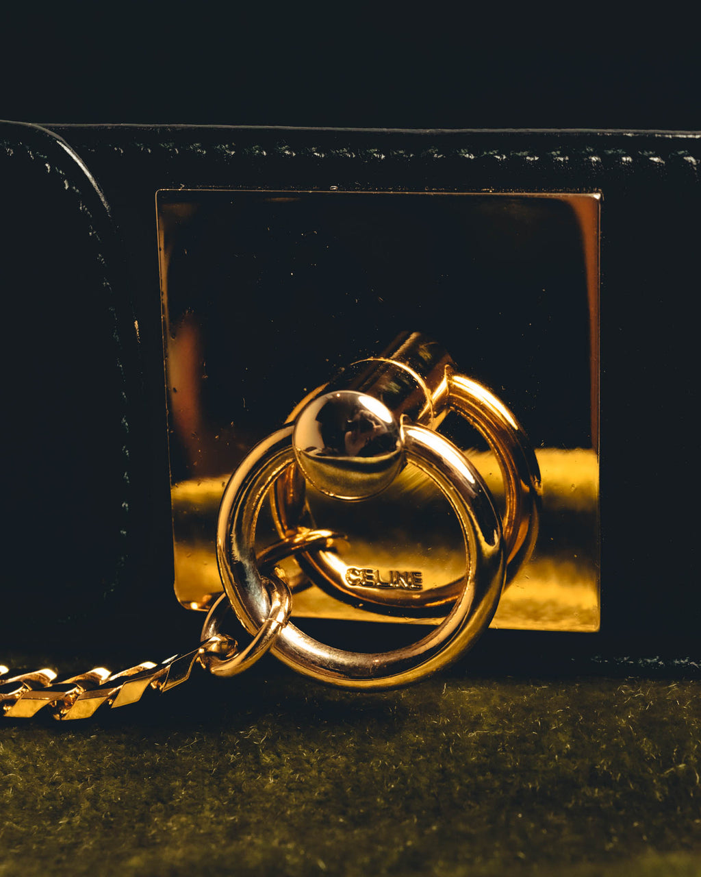 "CELINE" 18's-Glossy black chain leather belt