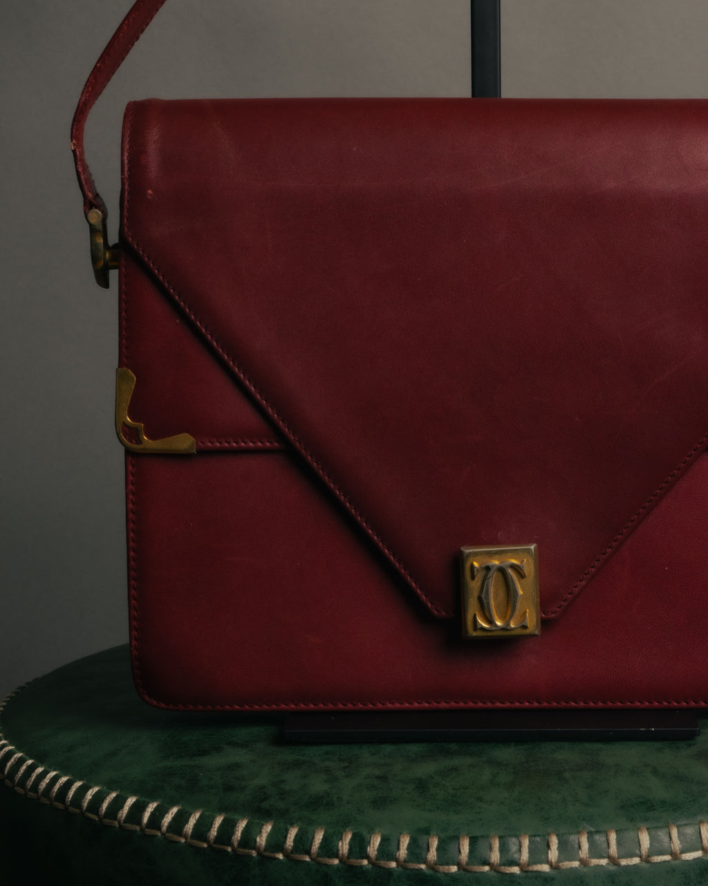 “Cartier” 80’s-90’s Must de Cartier burgundy leather shoulder bag