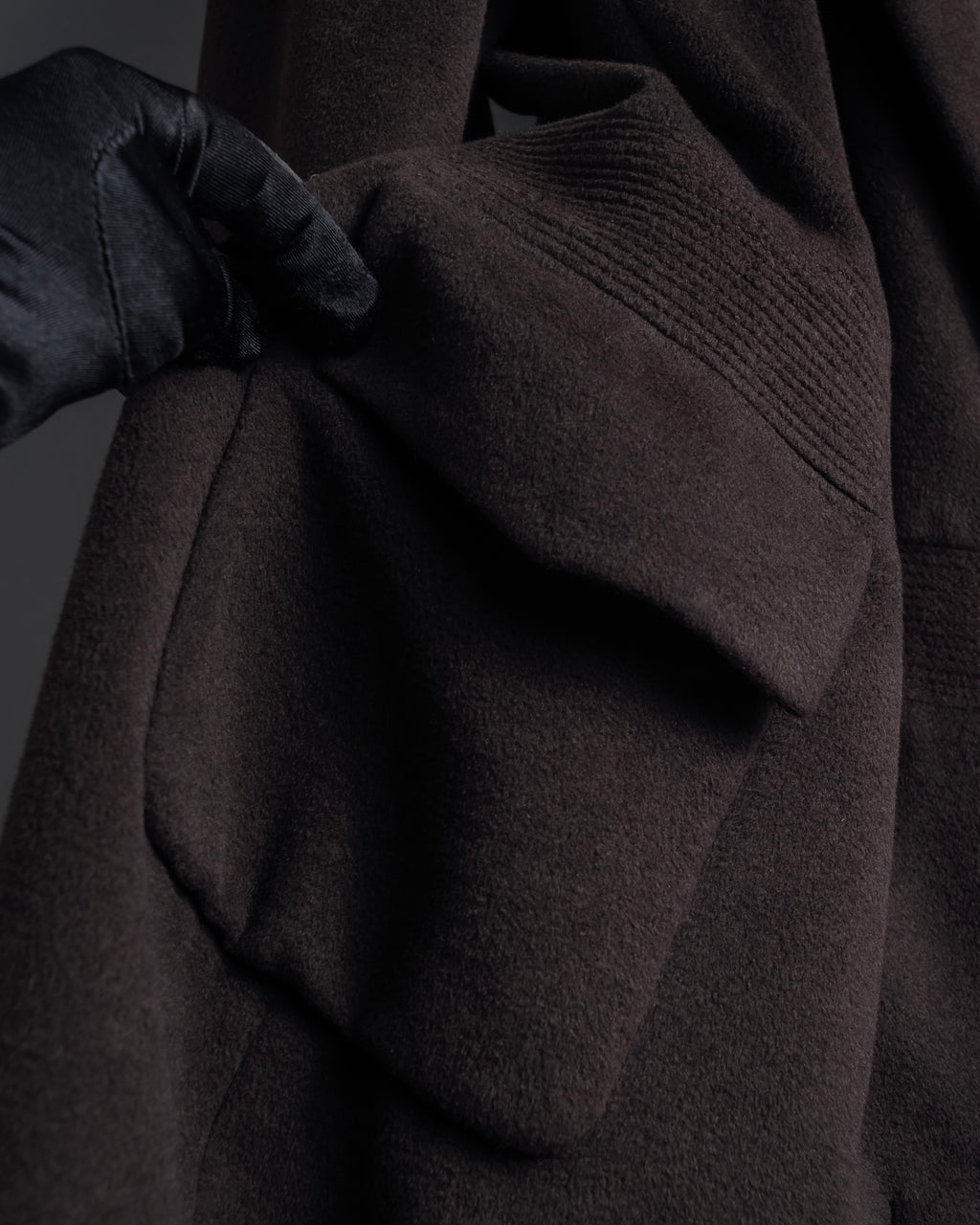 "VALENTINO" Shaped silhouette mocha brown chester coat