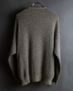 "Vintage geometric pattern V-neck knit"