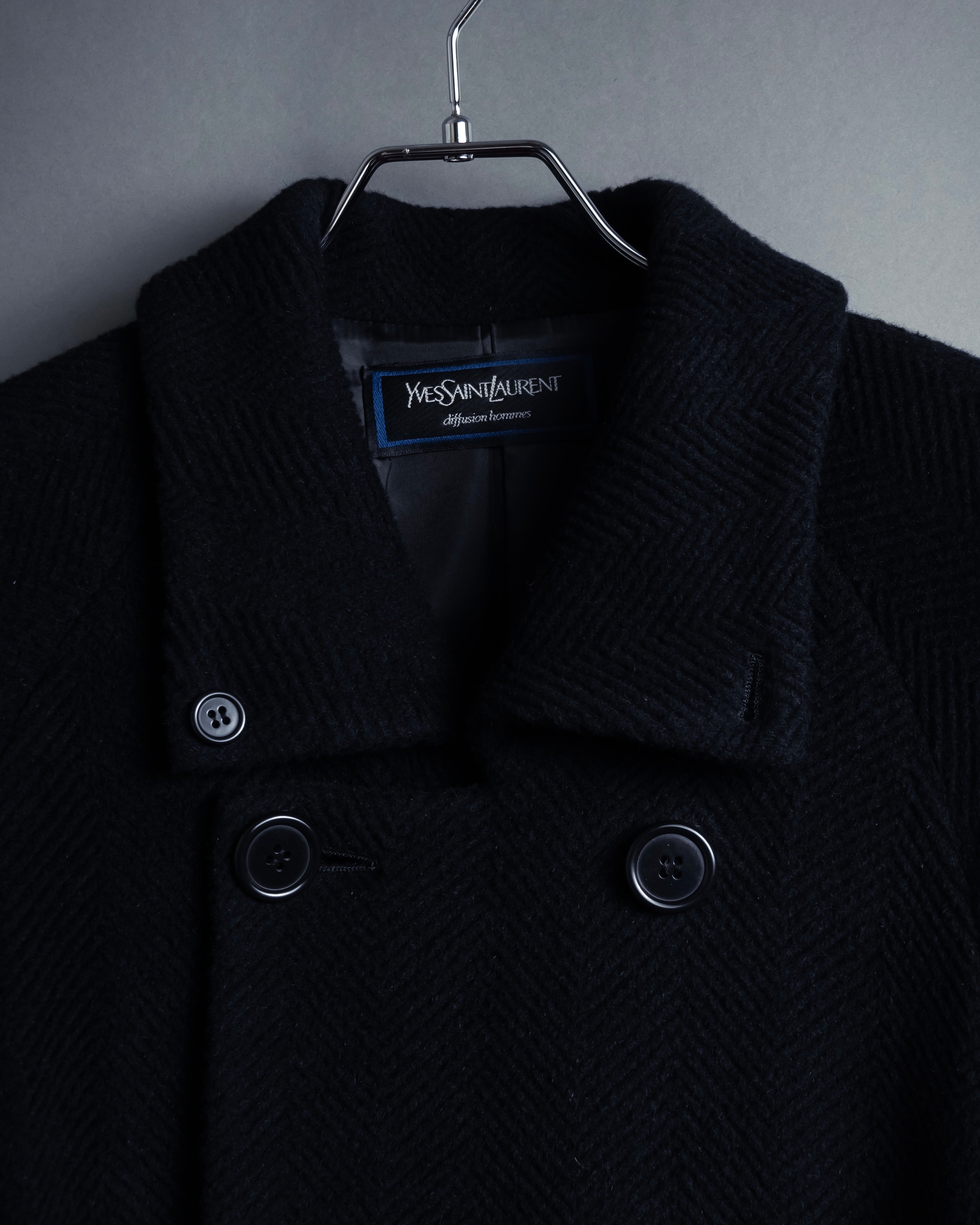 -SPECIAL- "YVES SAINT LAURENT"
80's-90's Raglan sleeves 100% angora stand collar coat