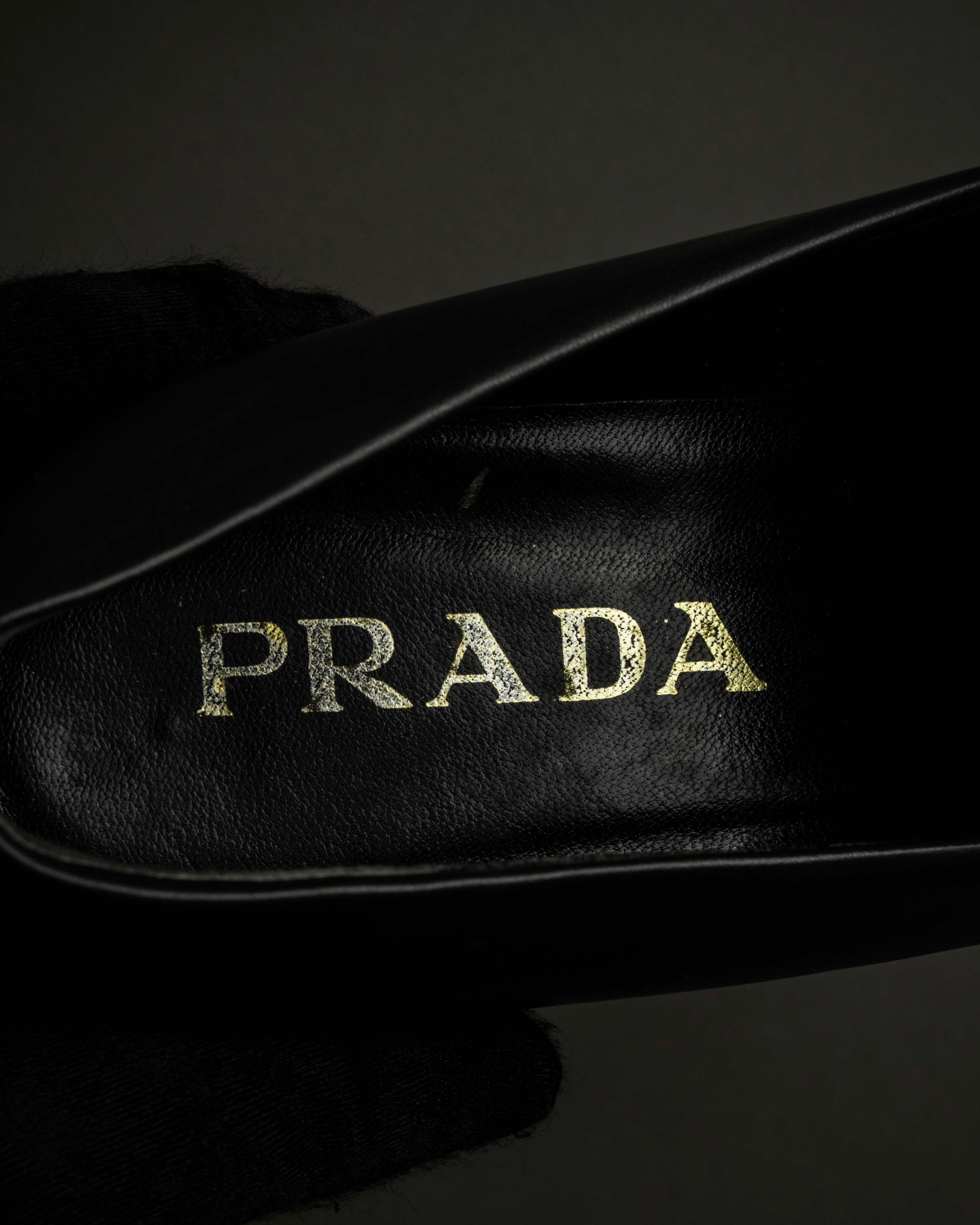 "PRADA" Apron stitch design long nose loafers