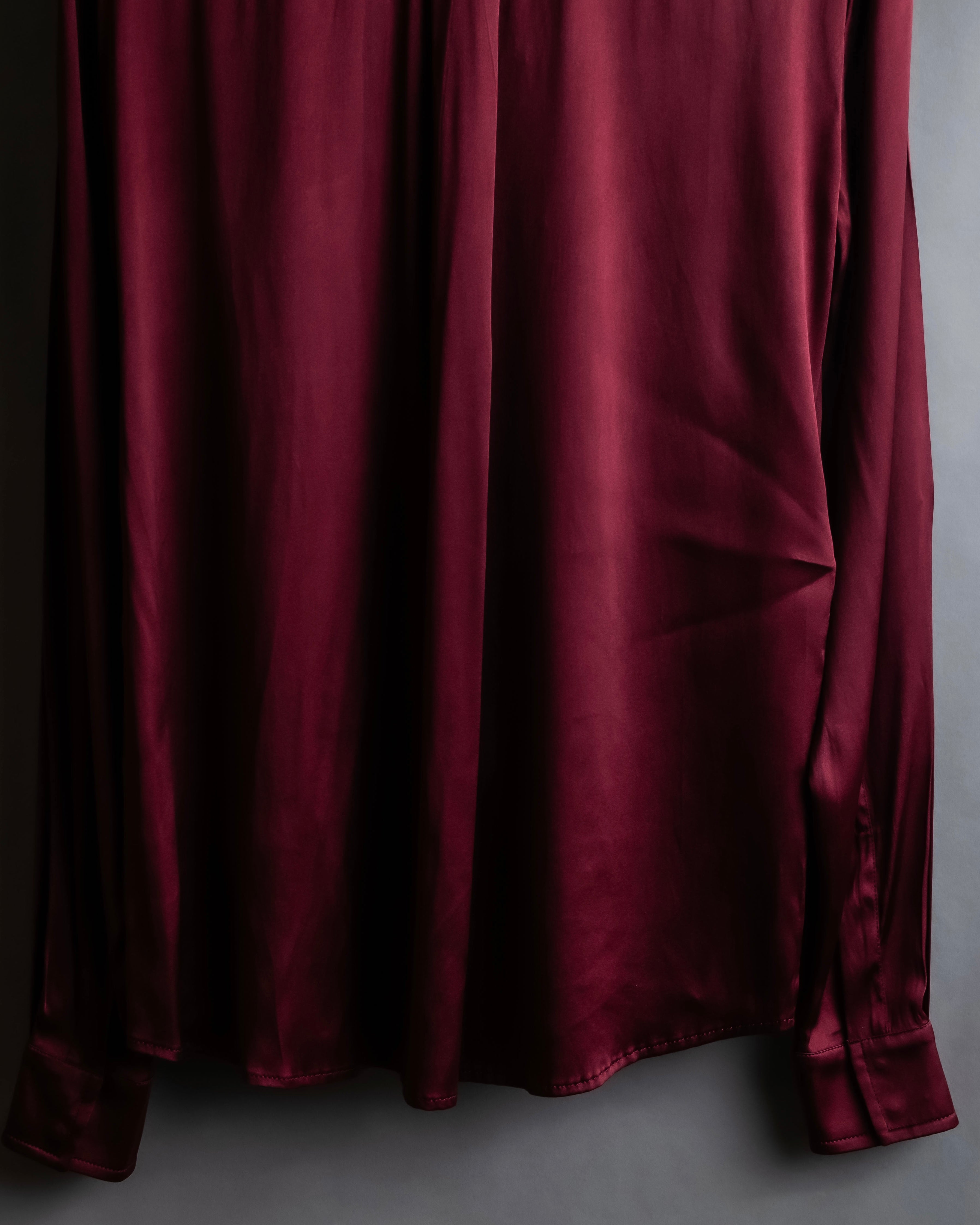 "GUCCI" Beautiful burgundy color silk bowtie shirt