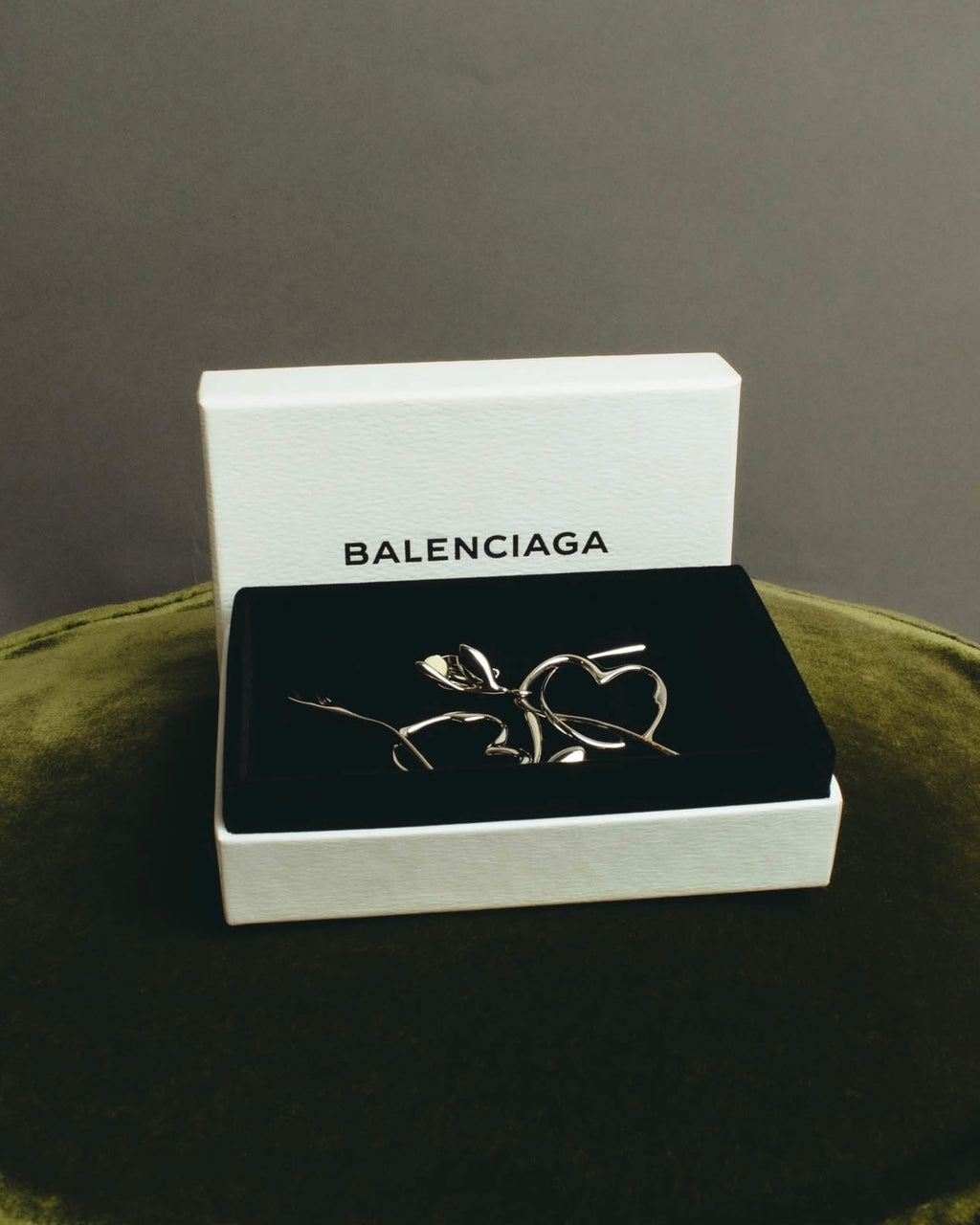 “BALENCIAGA” 2017-2023 organic heart and arrow clip-on drop earrings