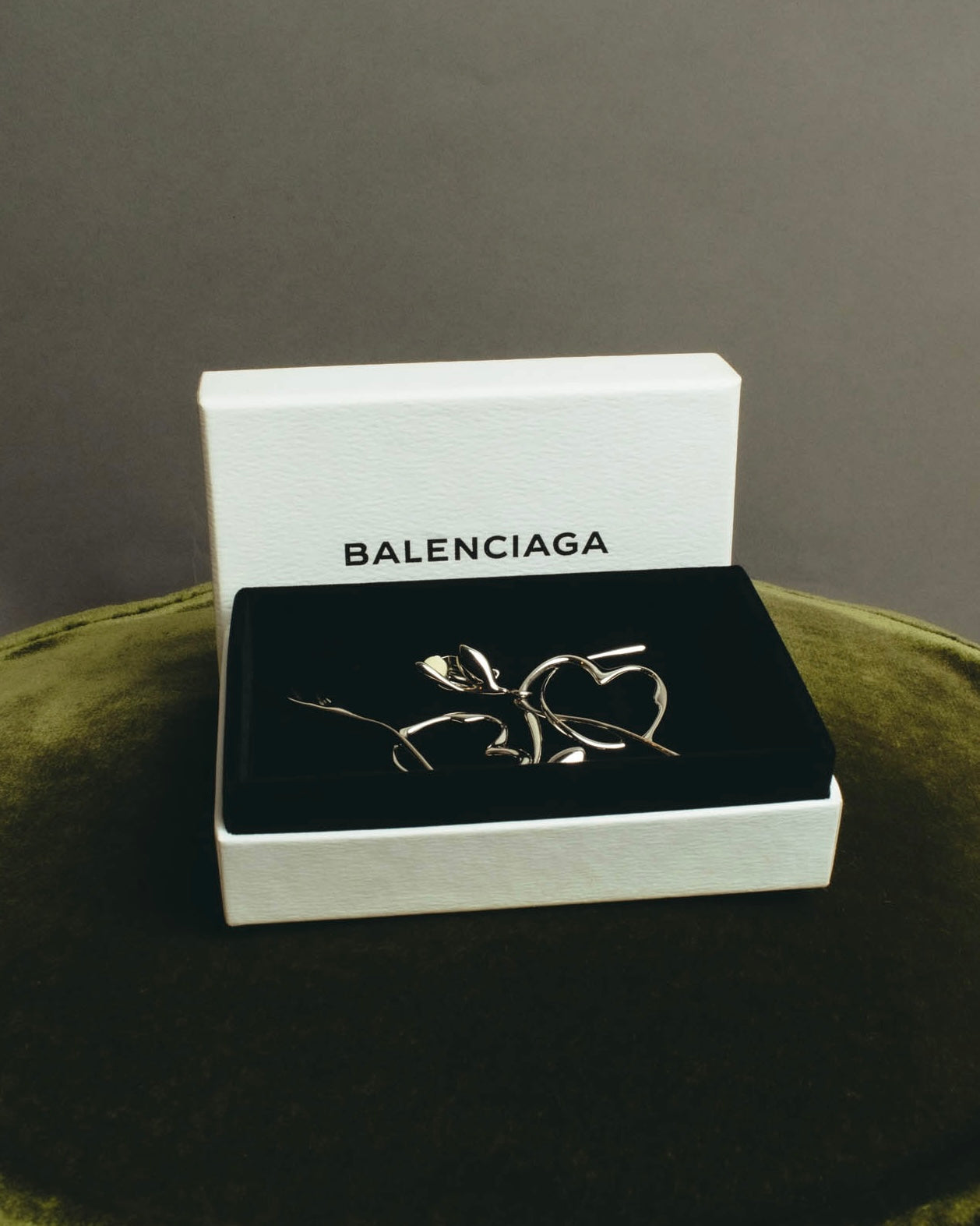 “BALENCIAGA” 2017-2023 organic heart and arrow clip-on drop earrings