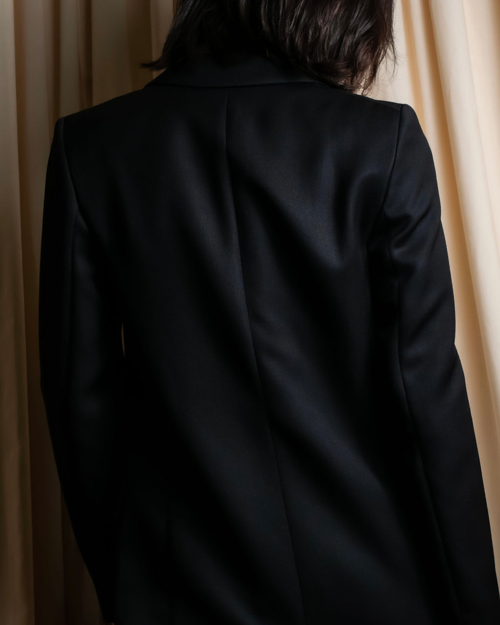 "HUGO BOSS" Satin switch lapel shaped tailored coat