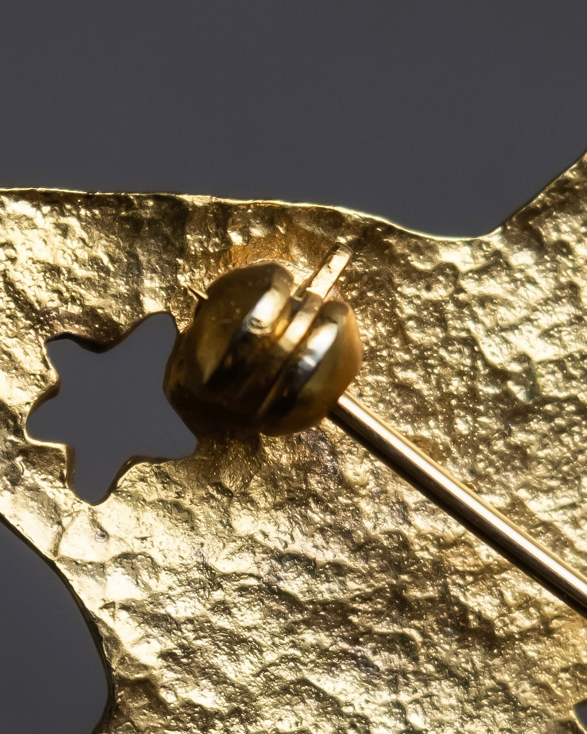 "KENZO" Star motif gold brooch