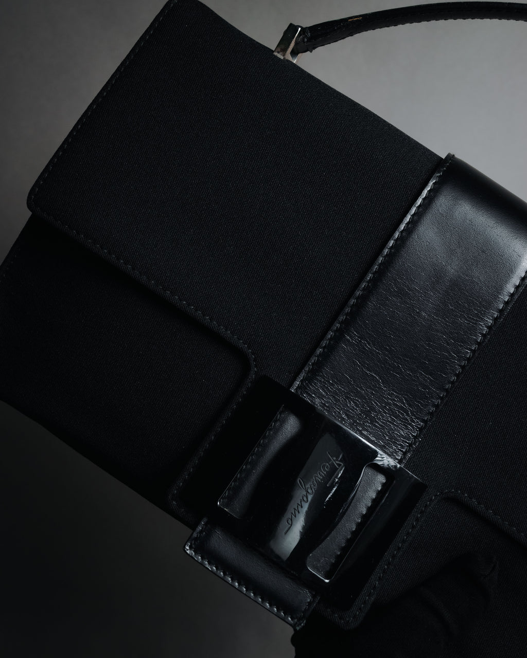 "Salvatore Ferragamo" 90’s-00’s Archive shoe embossed leather shoulder bag