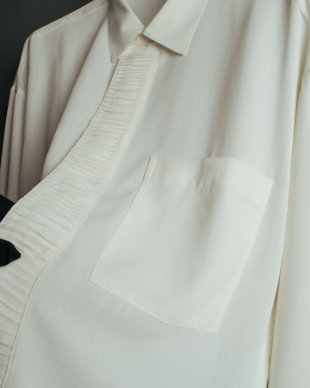 “UMBERTO GINOCCHIETTI“ 80’s-90’s pleated front ivory dress shirt