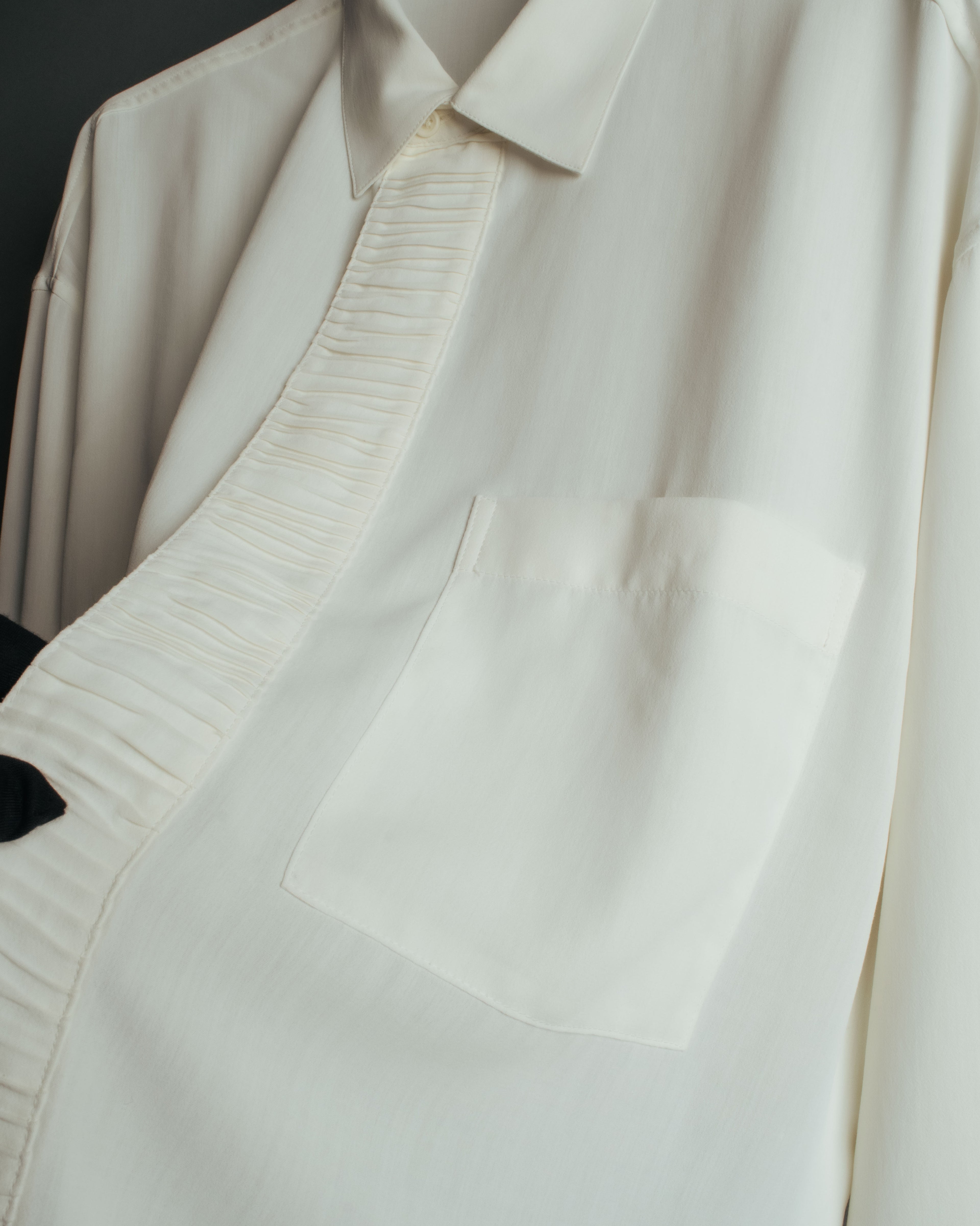 “UMBERTO GINOCCHIETTI“ 80’s-90’s pleated front ivory dress shirt