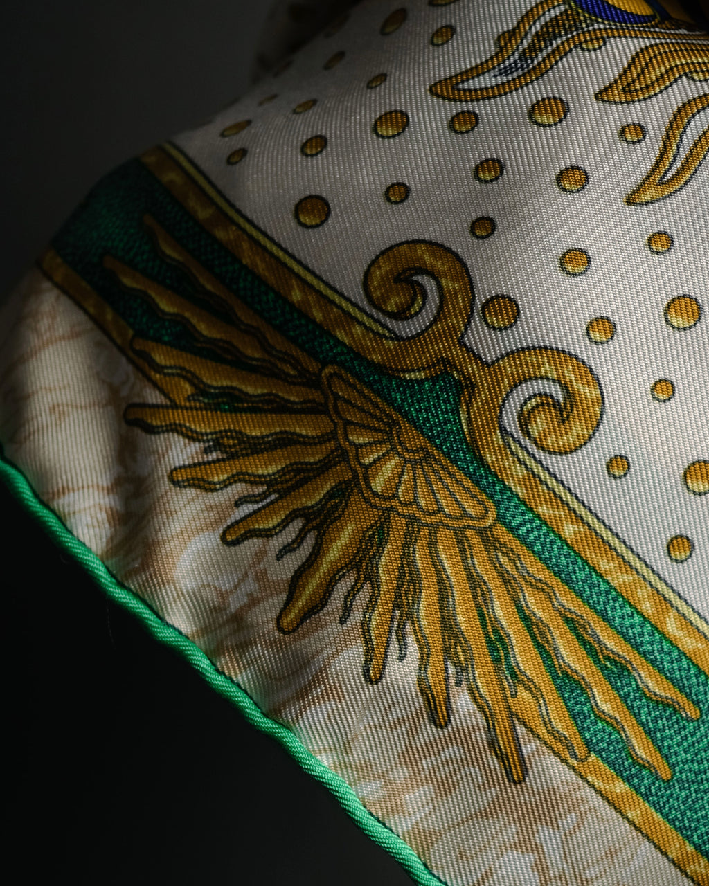 “HERMÈS” 90’s gloria soli carrè silk scarf