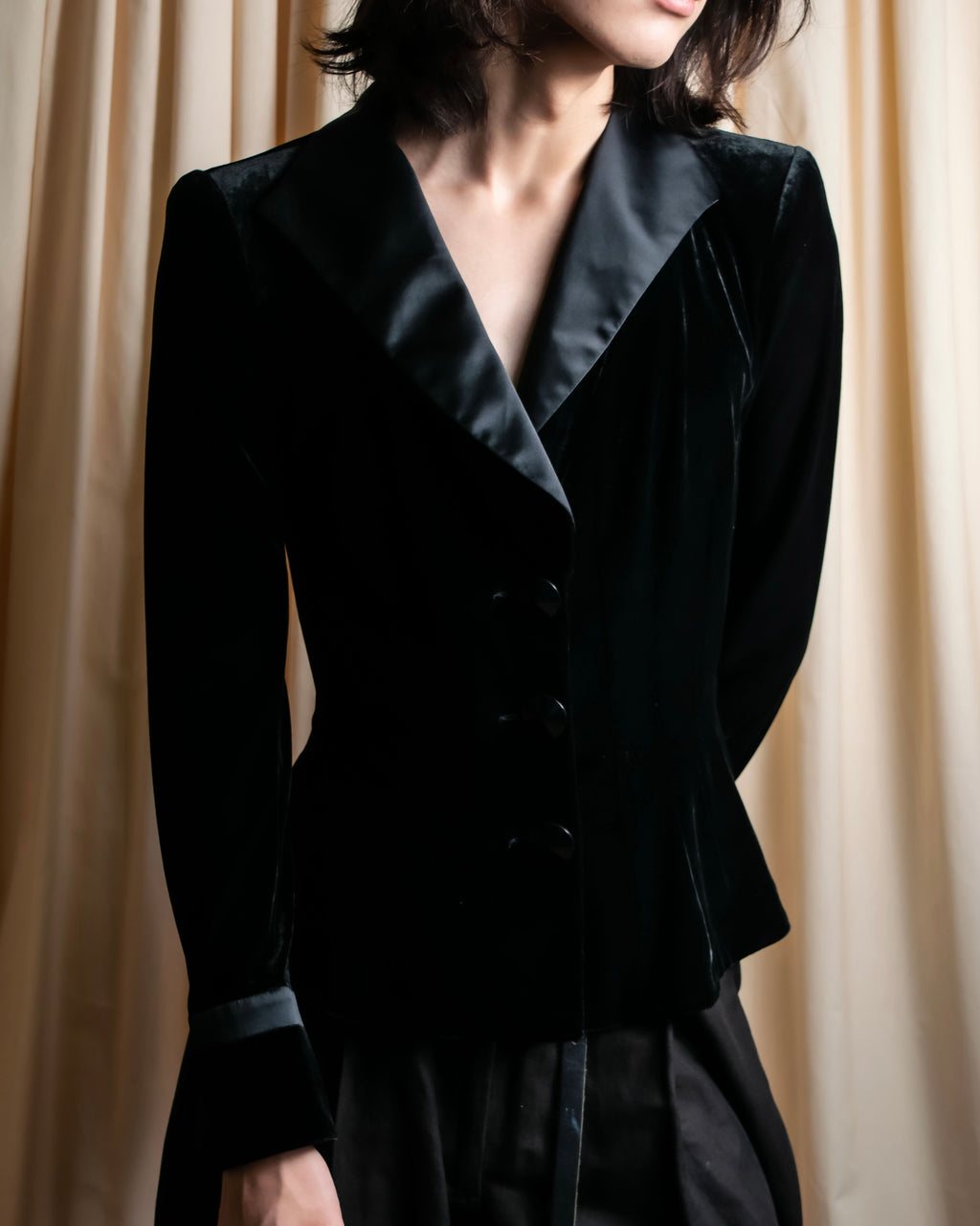 "ARMANI COLLEZIONI" Satin switched design velvet jacket