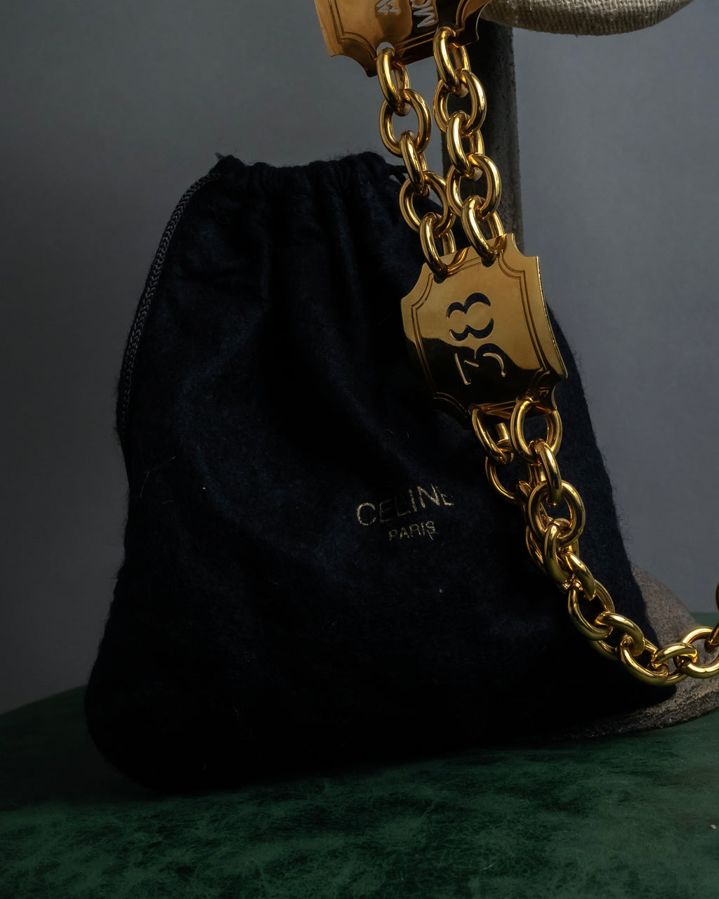 "CELINE" AVENUE MONTAIGNE 38 design gold necklace & belt