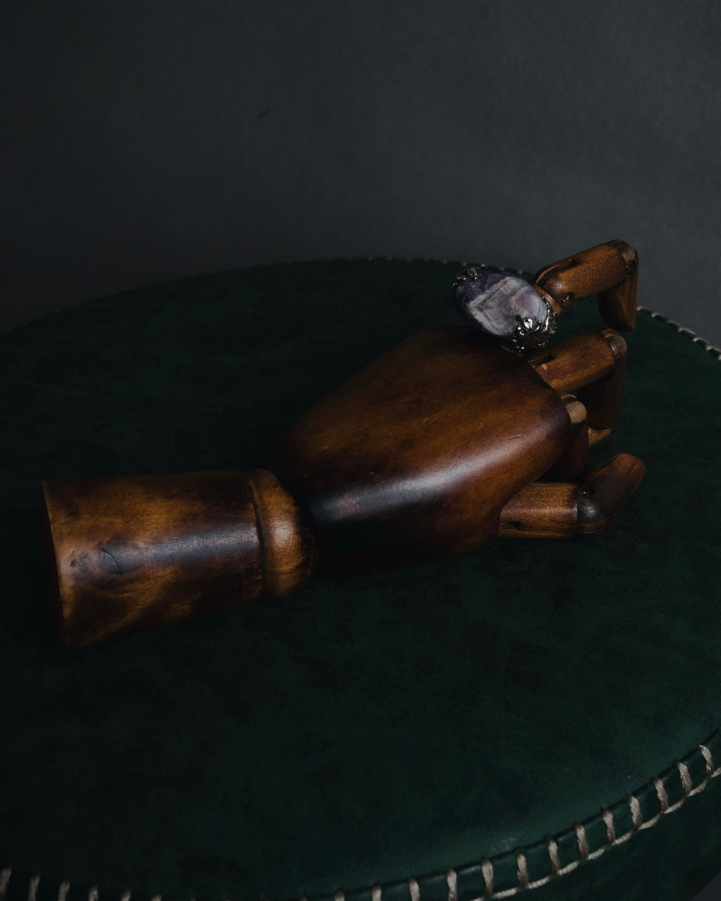 "YVES SAINT LAURENT" 00’s Amethyst stone signet ring