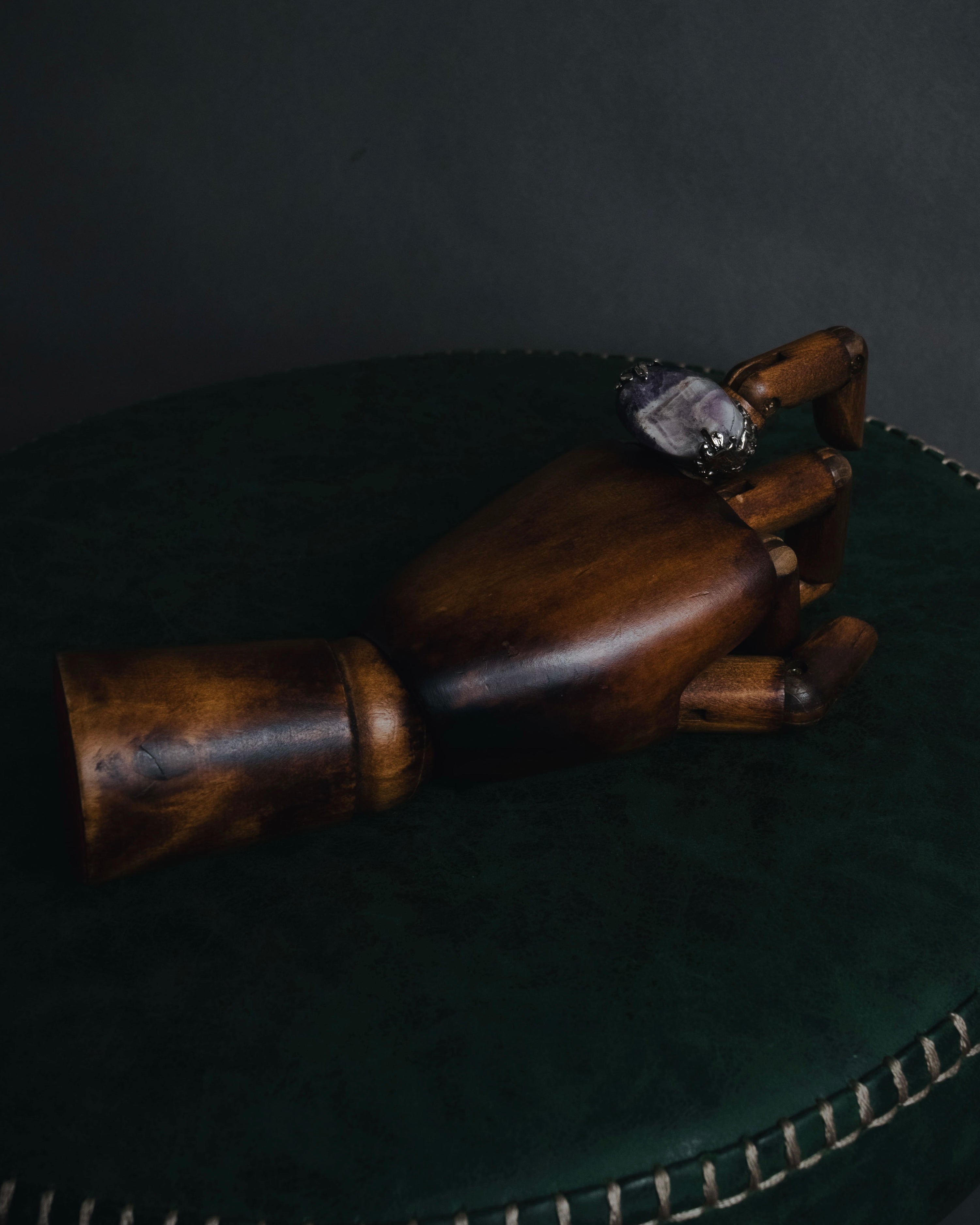 "YVES SAINT LAURENT" 00’s Amethyst stone signet ring