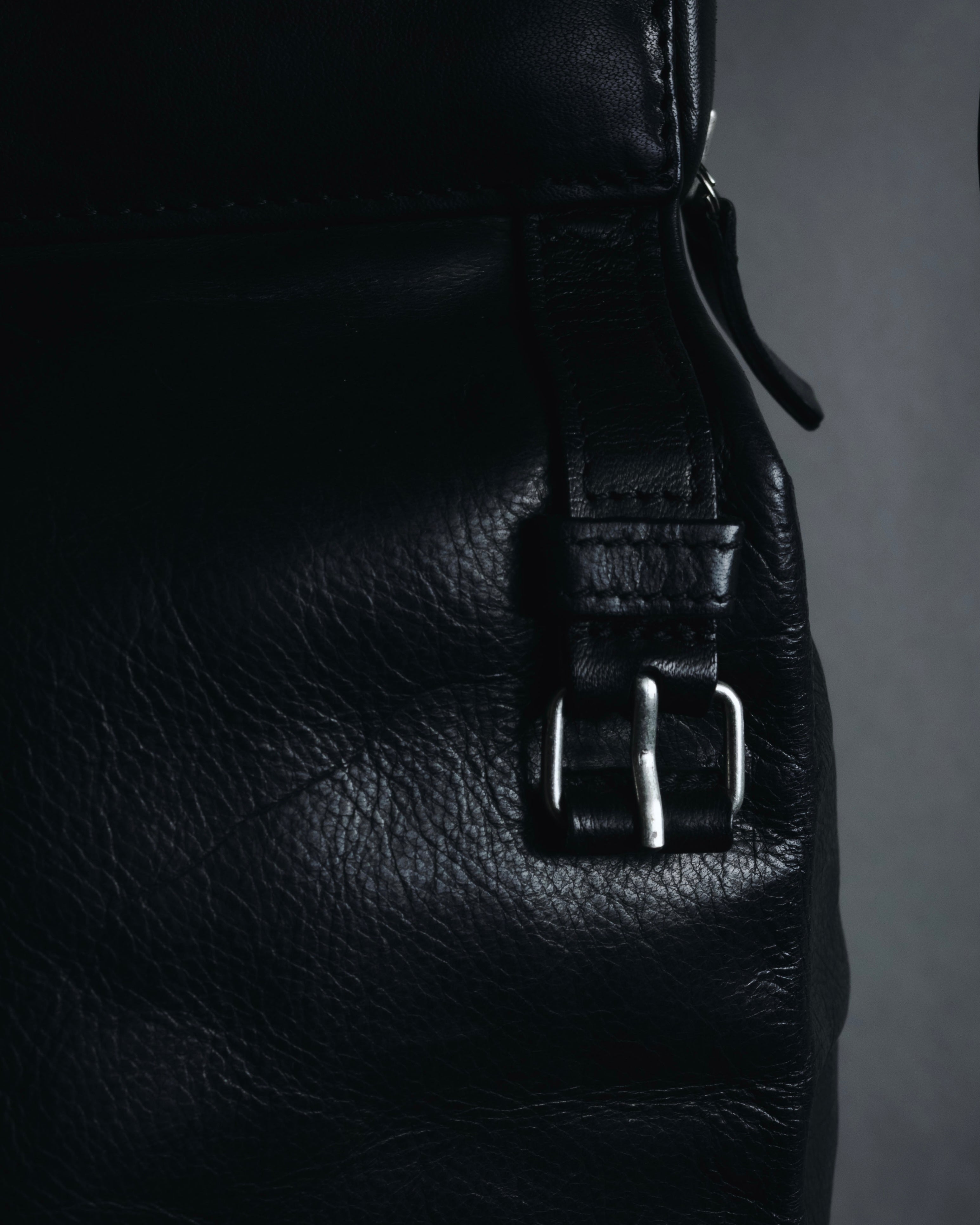–SPECIAL– "ANN DEMEULEMEESTER" 2010-2013 Transformable roll-top vitello leather bag