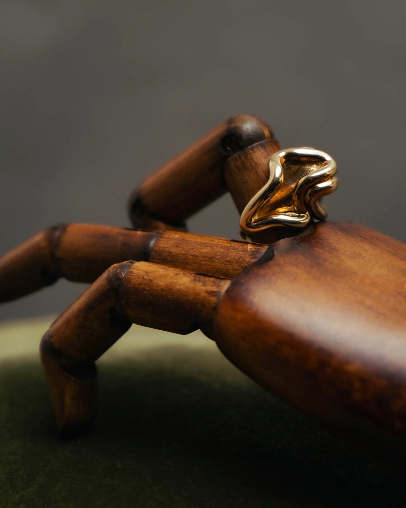 -SPECIAL- “Bottega Veneta” 10's- Sculptural gold plated knot ring
