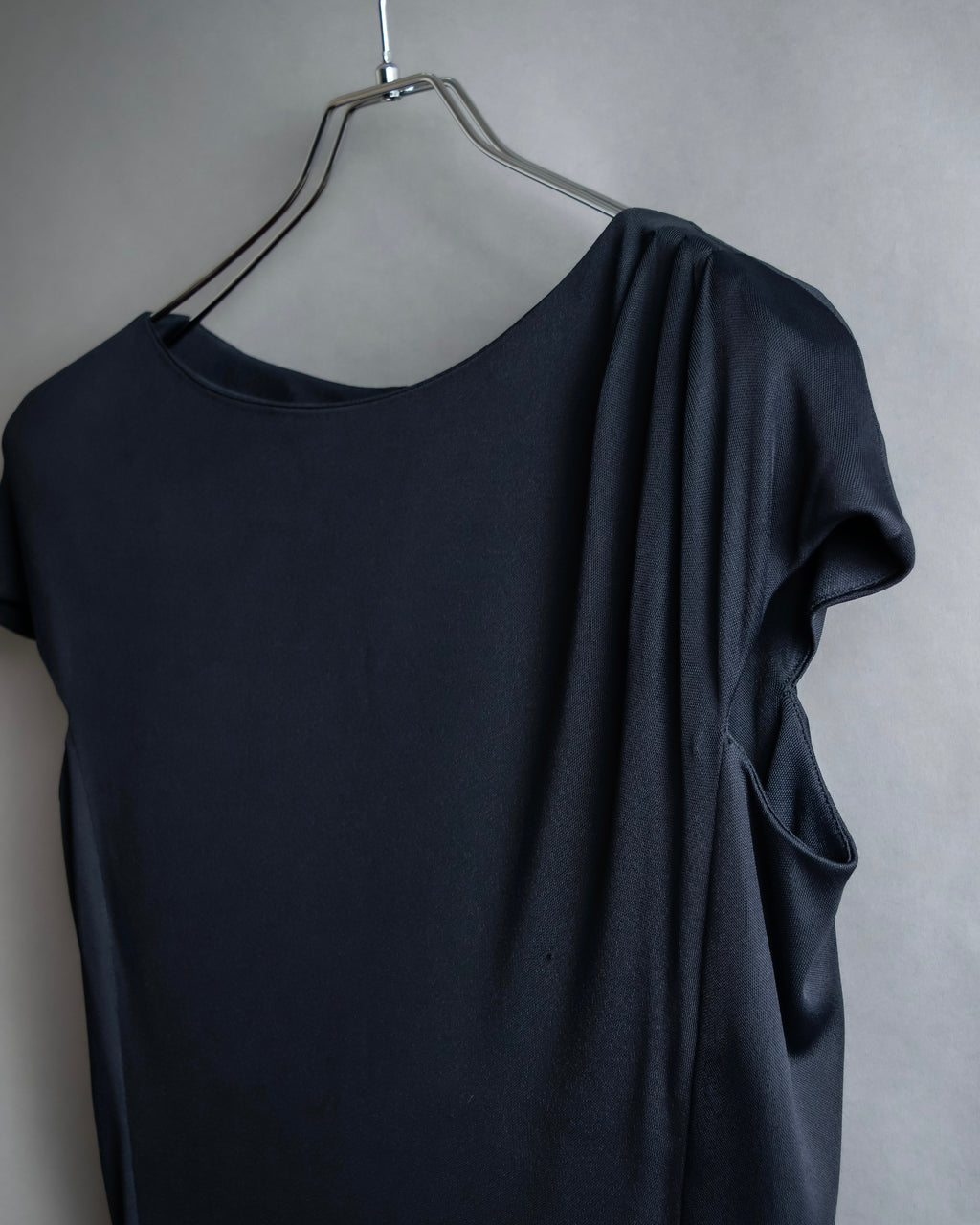 "CELINE" Gathered design vertical line dress