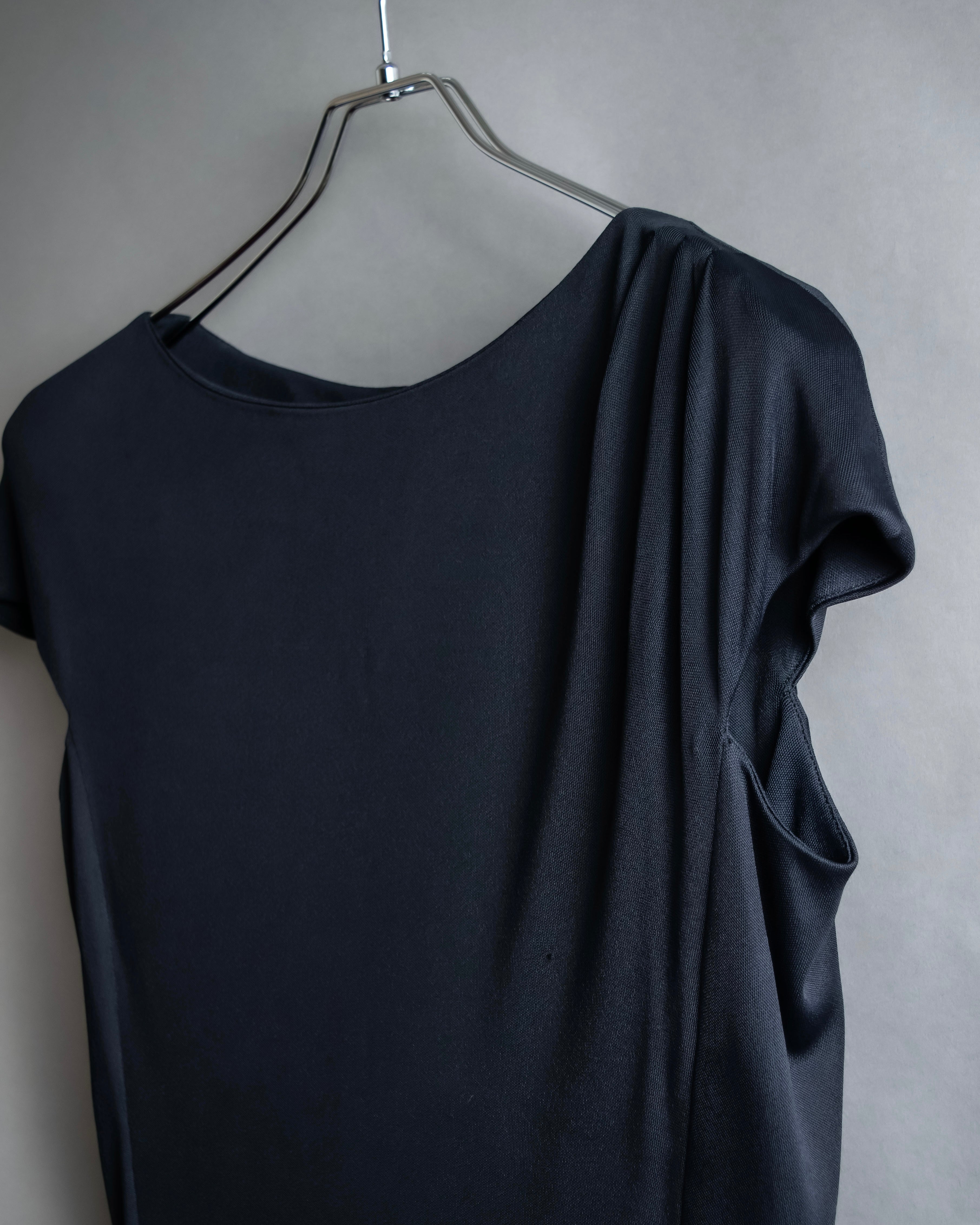 "CELINE" Gathered design vertical line dress